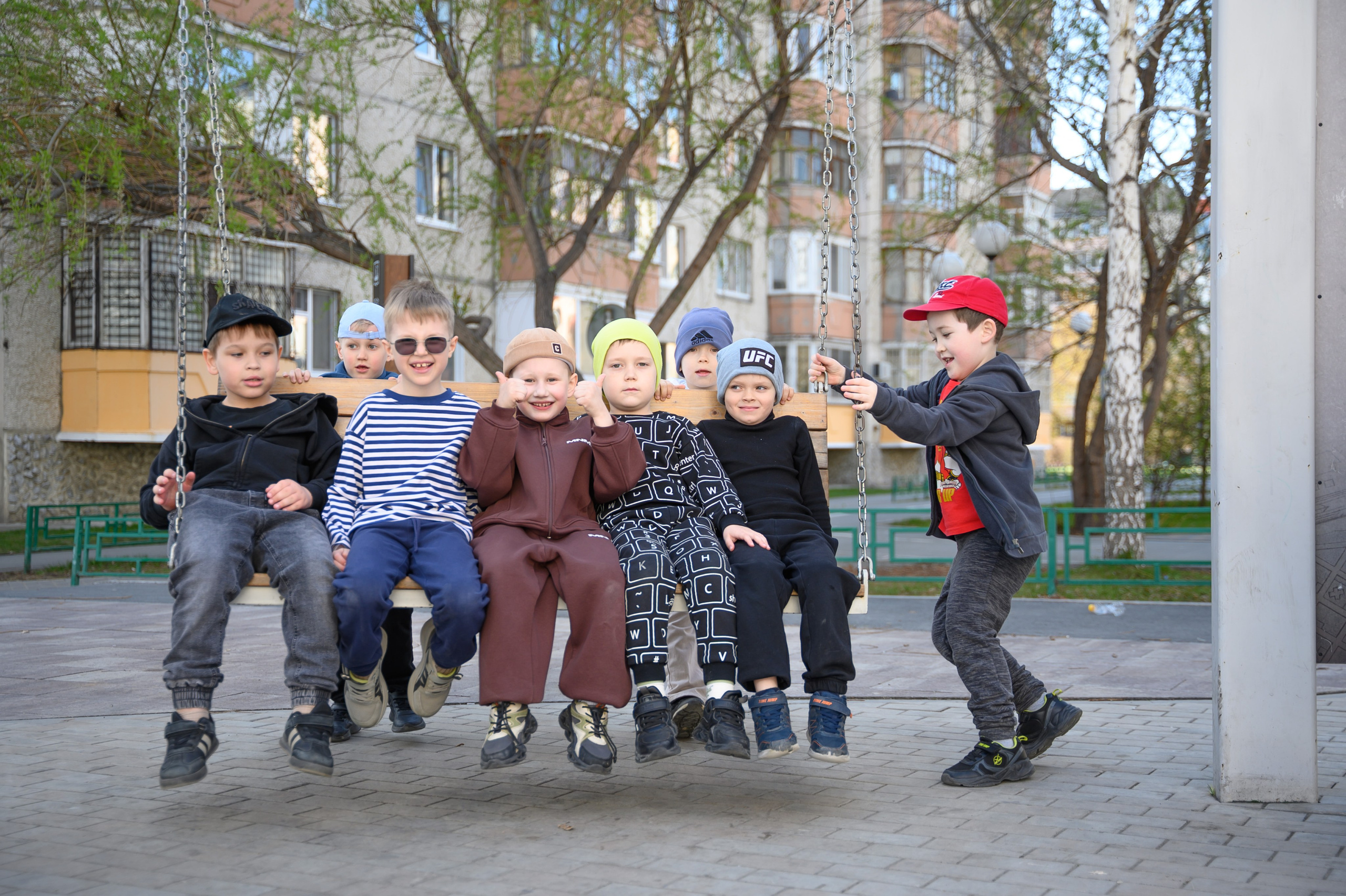 Выпускной альбом «Бусинки» сад № 3 индивидуальный дизайн альбома. Фотограф новорожденных, семейный детский в Тюмени Татьяна Морозова