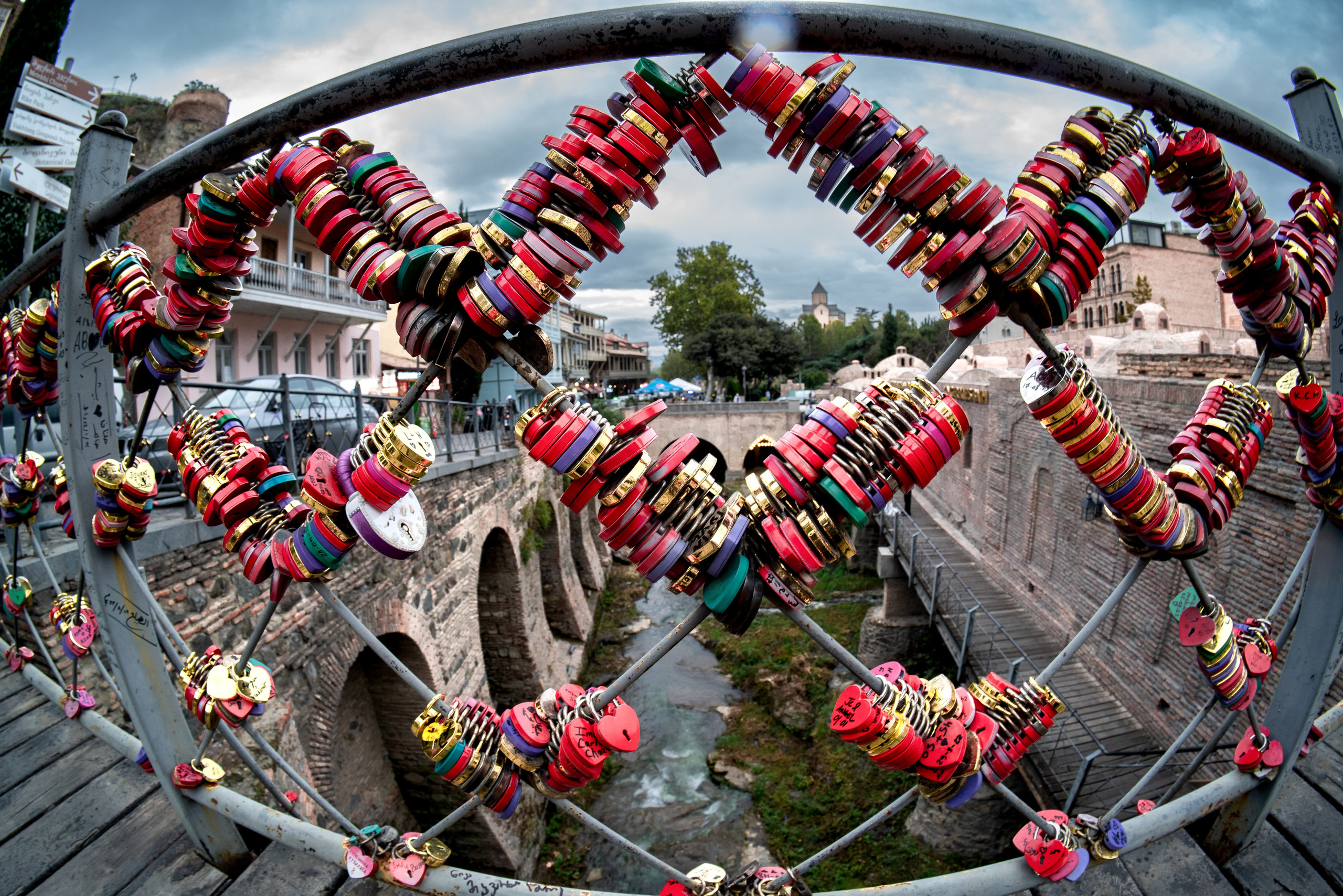 ТБИЛИСИ. ПОБУДЬ ЗДЕСЬ И ЦЕЛЕЕ БУДЕТ ЭТОТ МИР