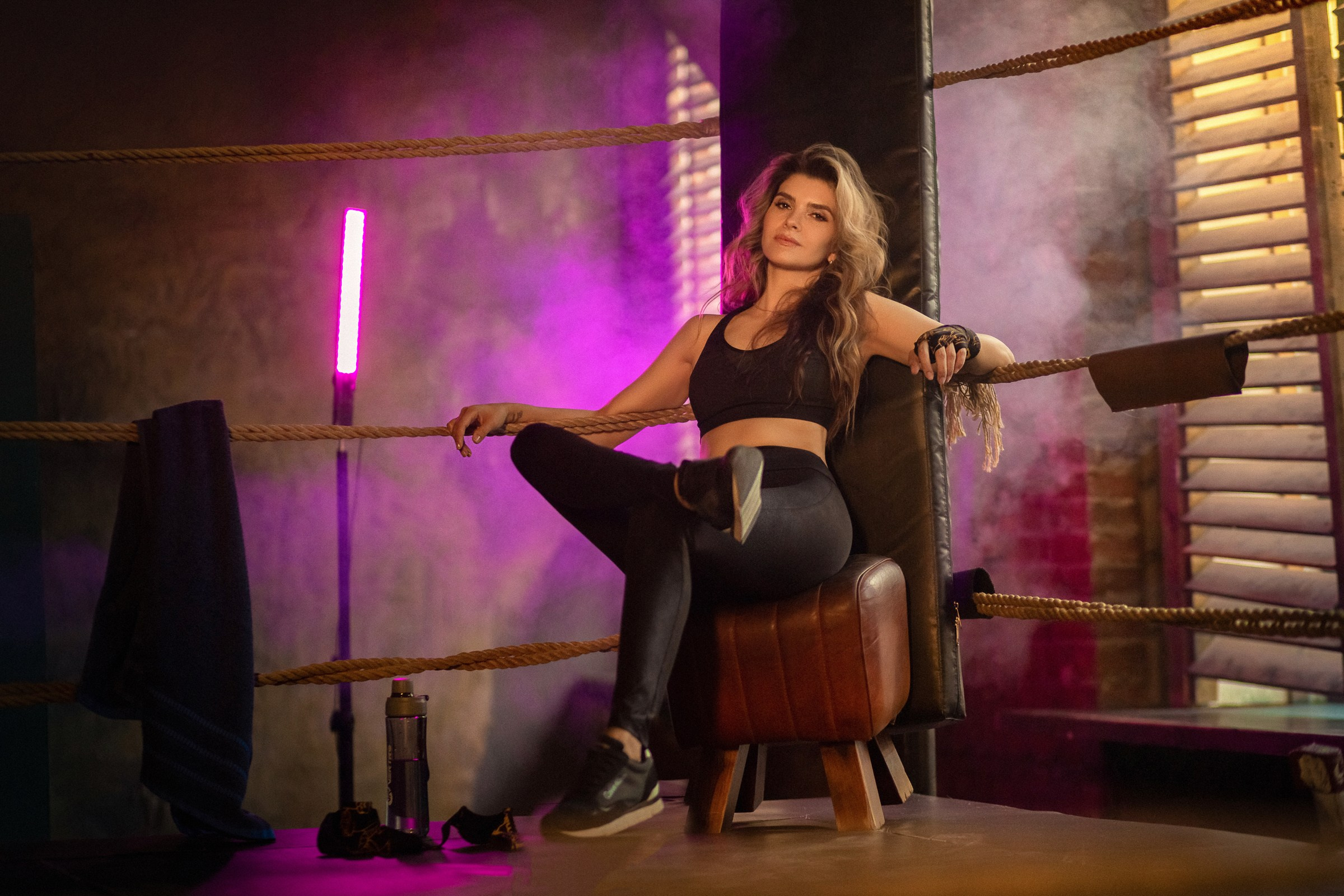 фотограф Оля Ветрова, Фотосессия на ринге СПб, фотосессия на боксерском ринге девушка СПб, девушка на боксерском ринге СПб