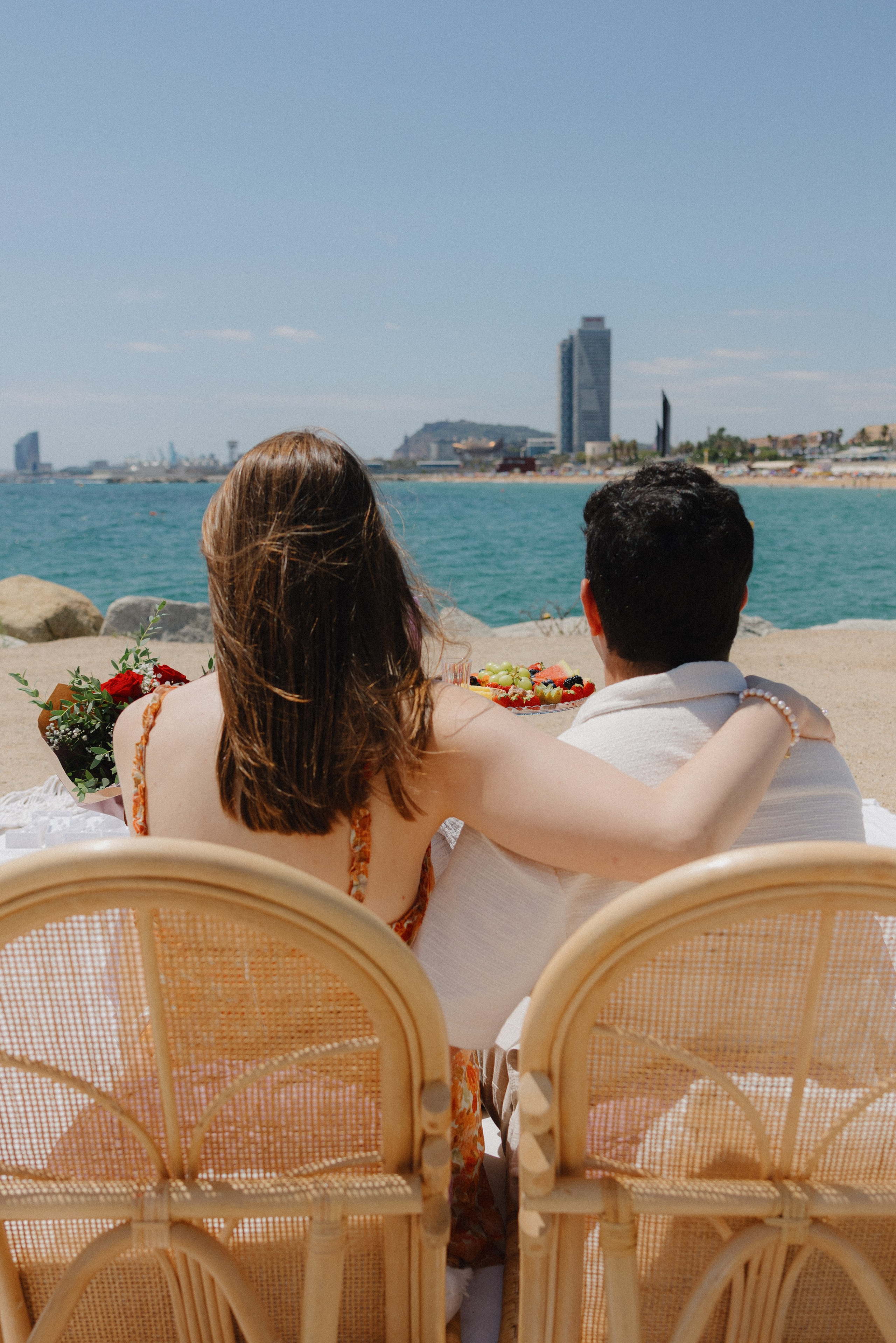 Magical engagement captured in Barcelona’s old town