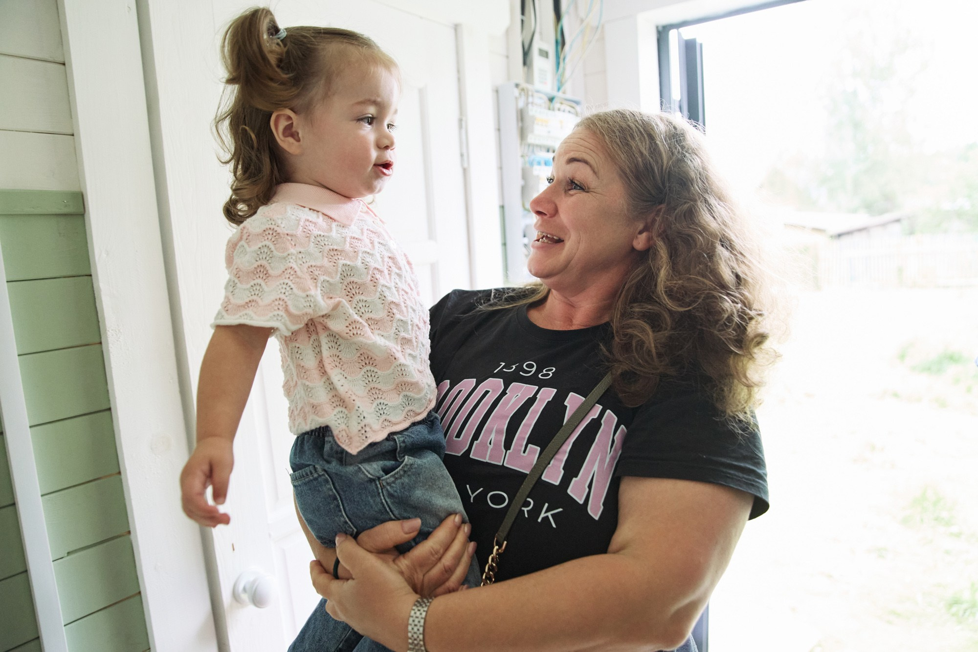 Фотограф на детский день рождения в Москве и Подмосковье: репортажная съемка живых эмоций на даче. Контентный и репортажный фотограф Виталий Кулешов | Москва