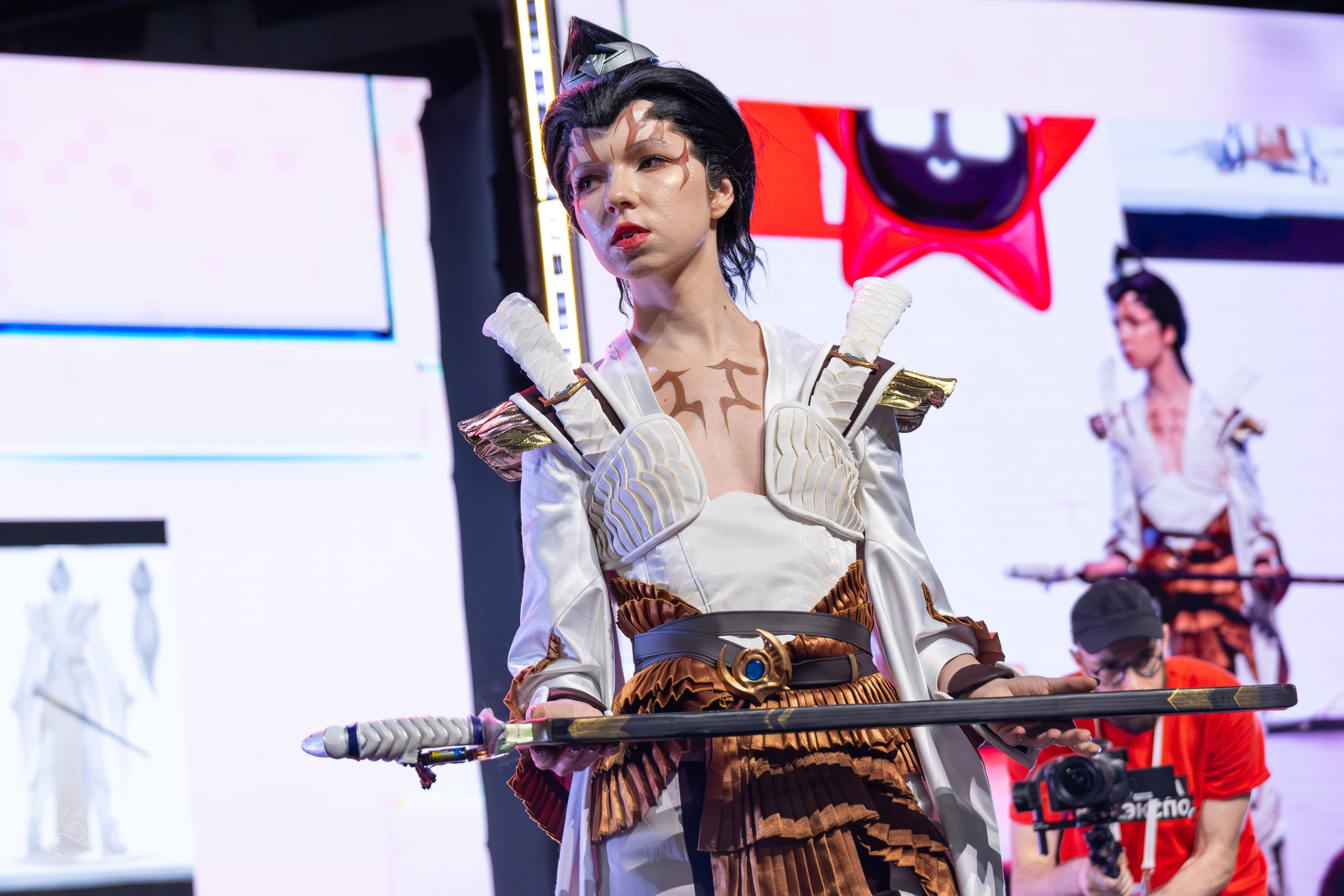 Сцена РЭД ЭКСПО 2024. Косплей фотограф