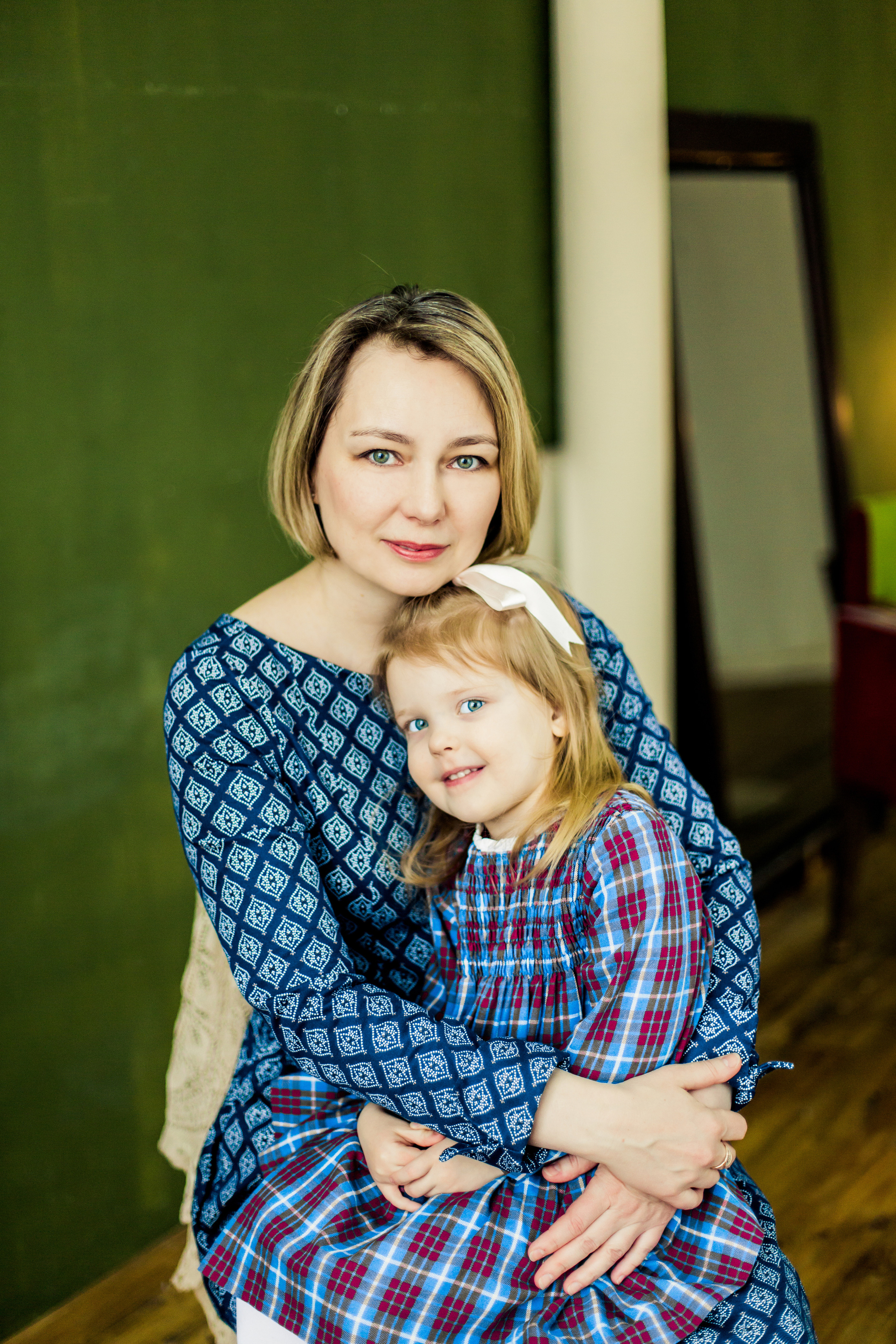 Студийная фотосессия детей с мамой и бабушкой. Детский, свадебный и семейный фотограф Юлия Курбатова, Санкт-Петербург