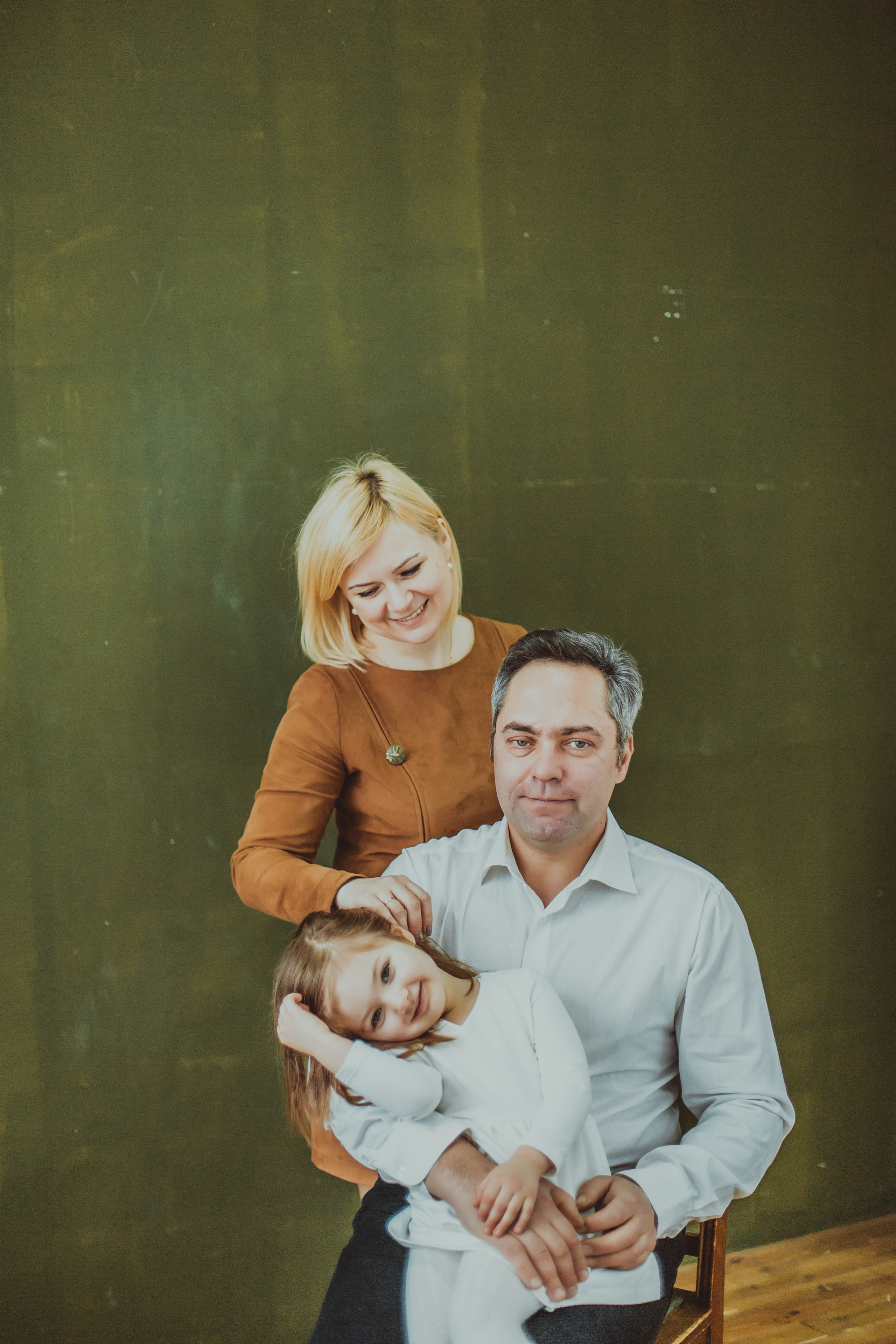 Фотосессия отца с маленьким сыном в студии. Детский, свадебный и семейный фотограф Юлия Курбатова, Санкт-Петербург