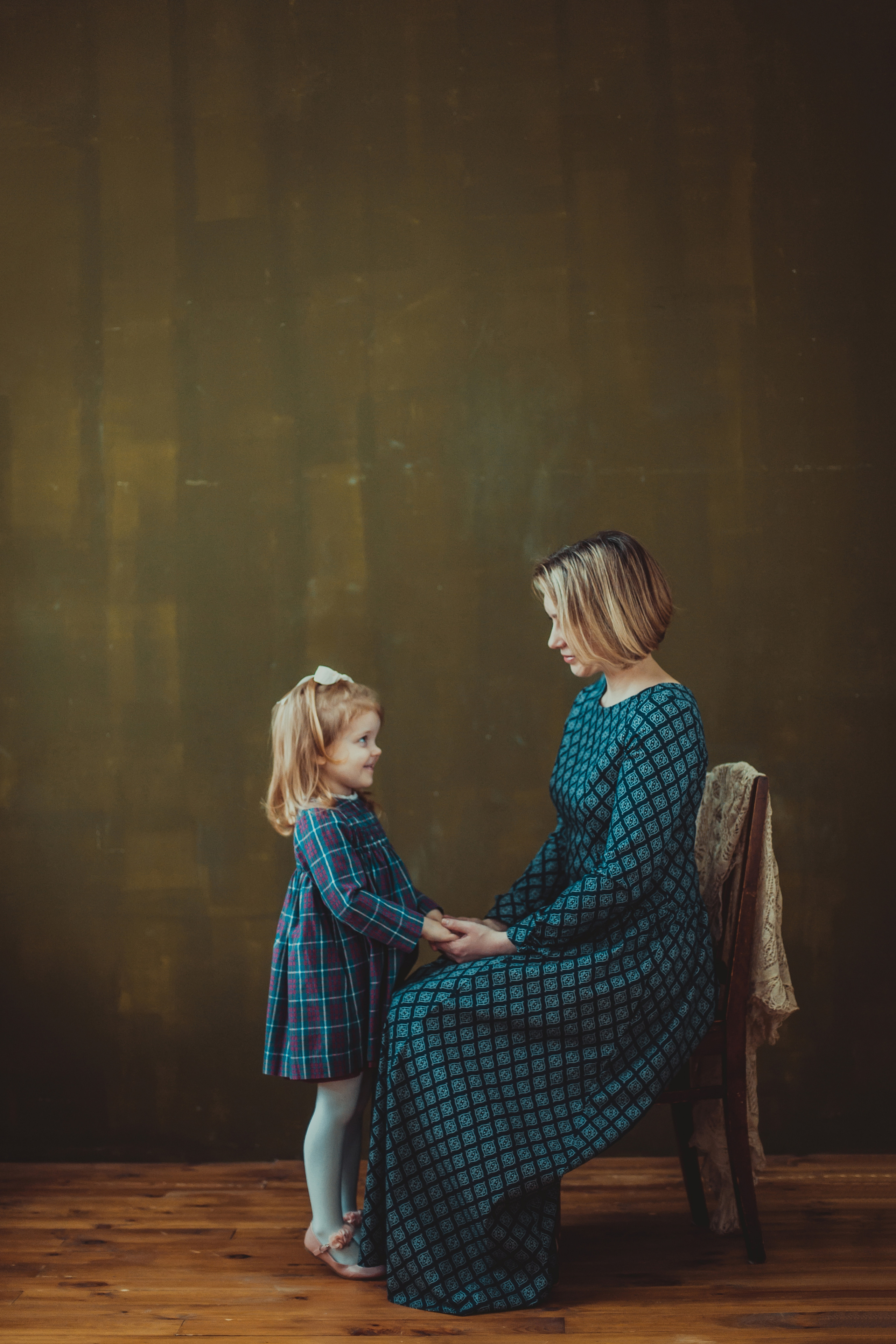 Студийная фотосессия детей с мамой и бабушкой. Детский, свадебный и семейный фотограф Юлия Курбатова, Санкт-Петербург