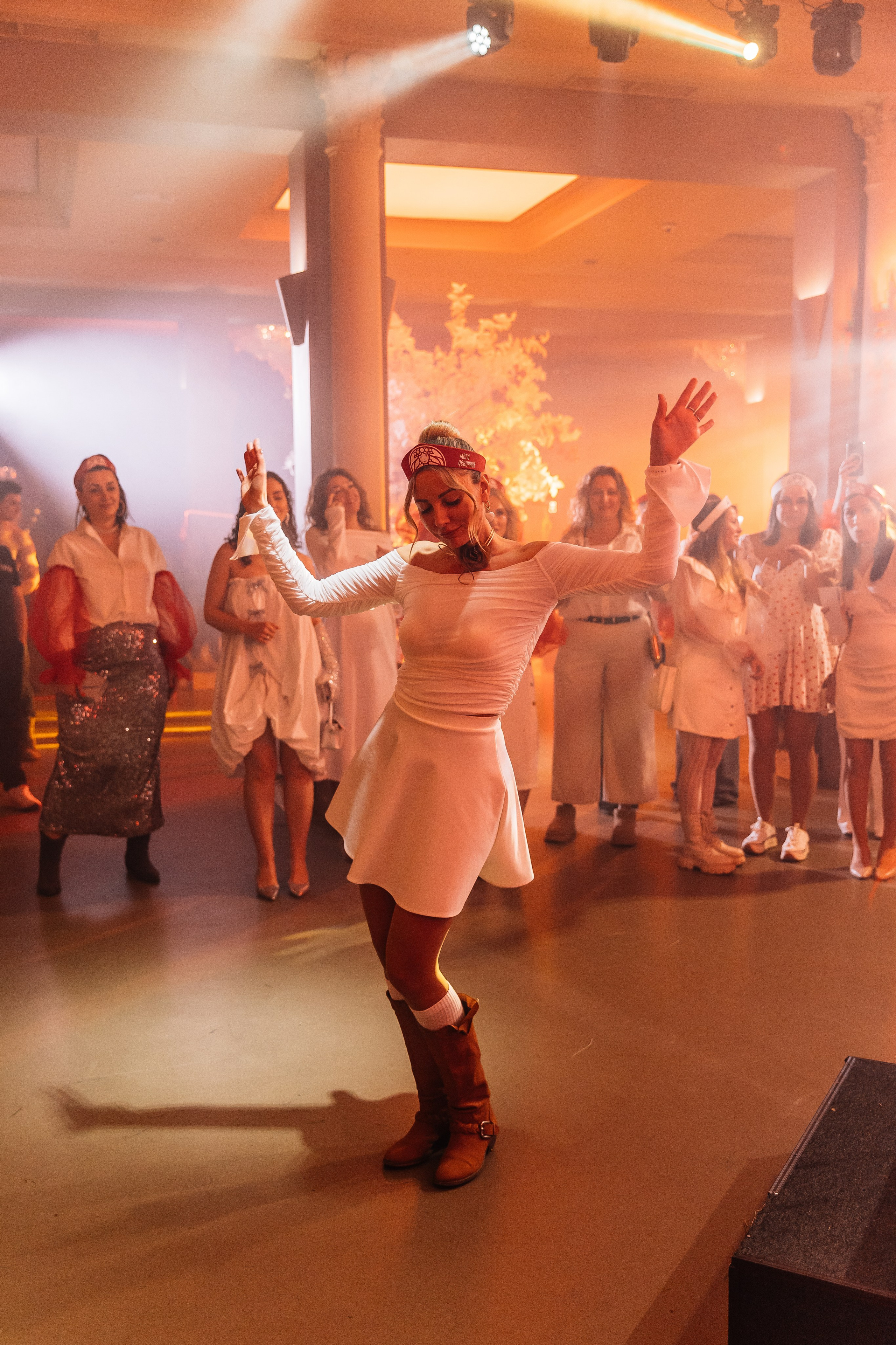 МЕГАДЕВИЧНИК 8 марта. Портфолио свадебного фотографа. Роман Каргаполов