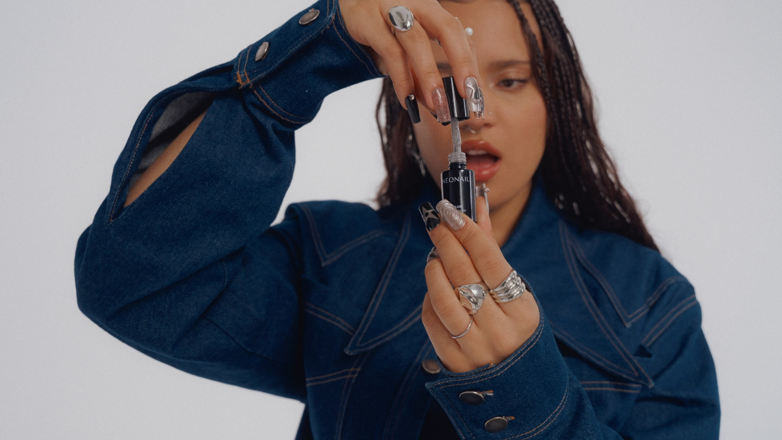 NEONAIL x SARA JAMES. Колорист Кирилл Сокуренко