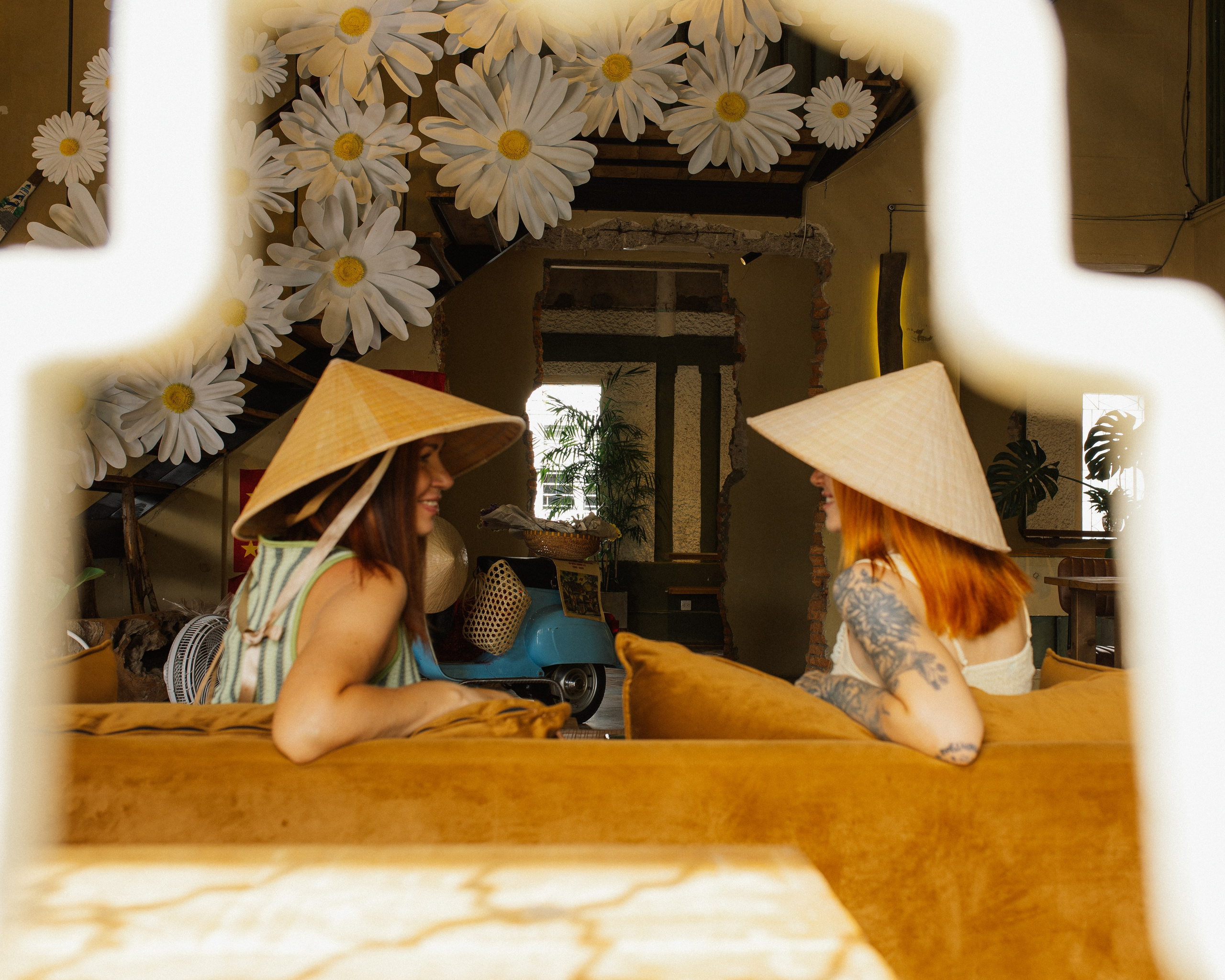 Елена и Полина на улицах Нячанга. Главная