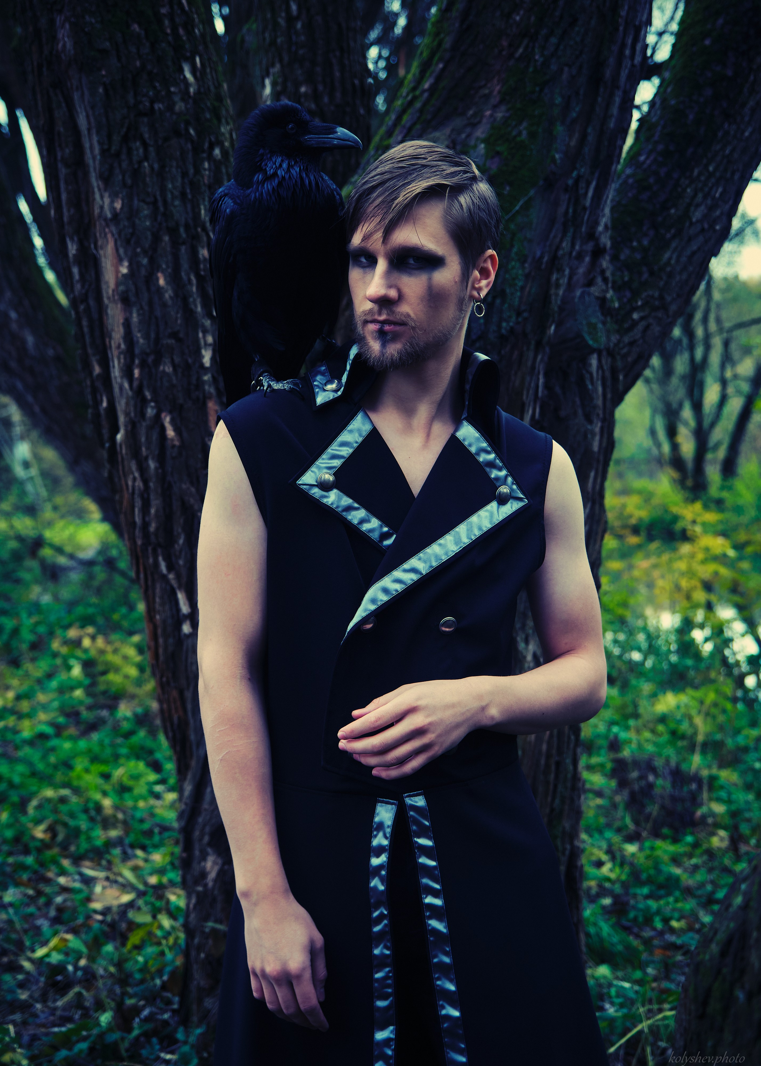 Фотосессия с вороном в парке. Портретный фотограф на новый год в Москве Виктория Колышева