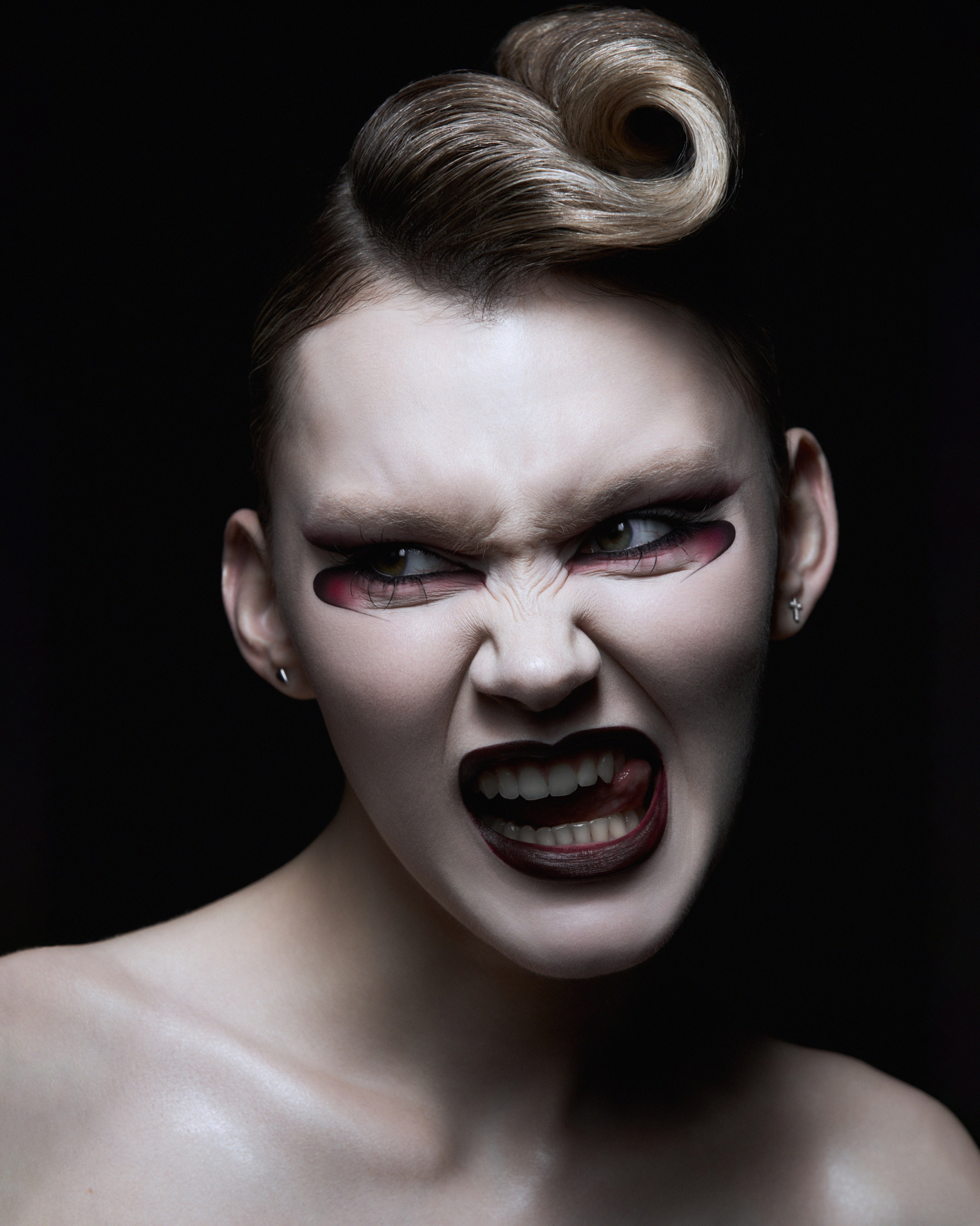 THE BLACK SWAN. Главная