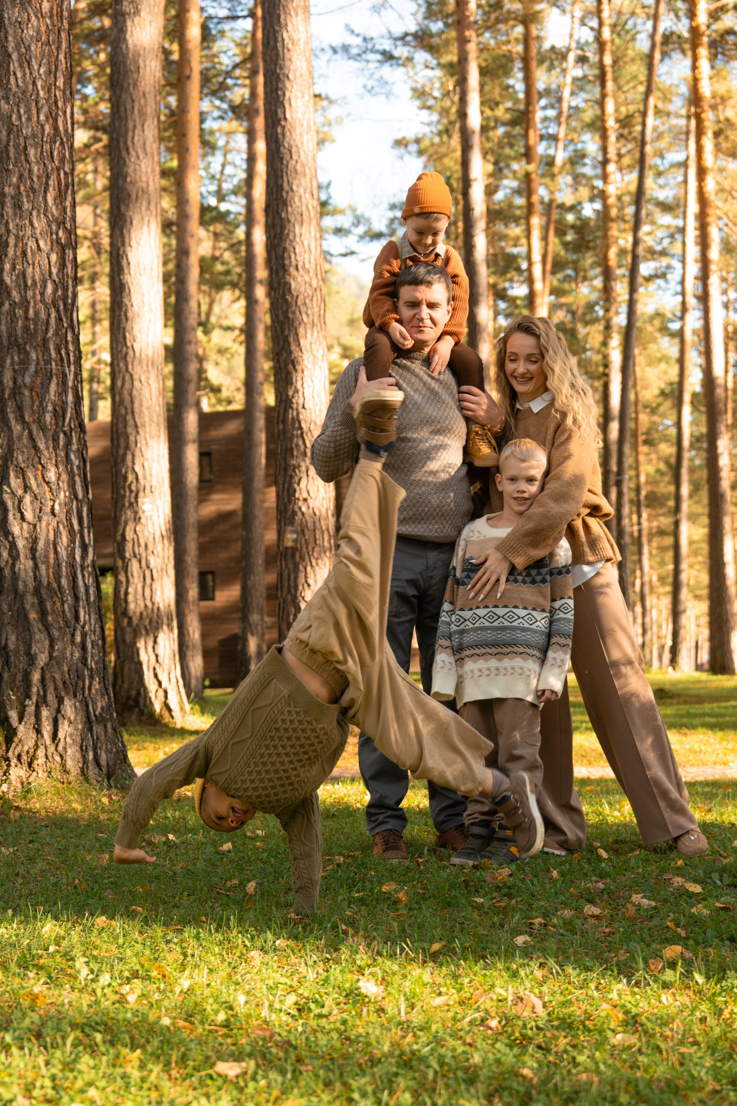 Семейная фотосессия в Москве для большой семьи. Свадебный фотограф в Москве Анна Полушина