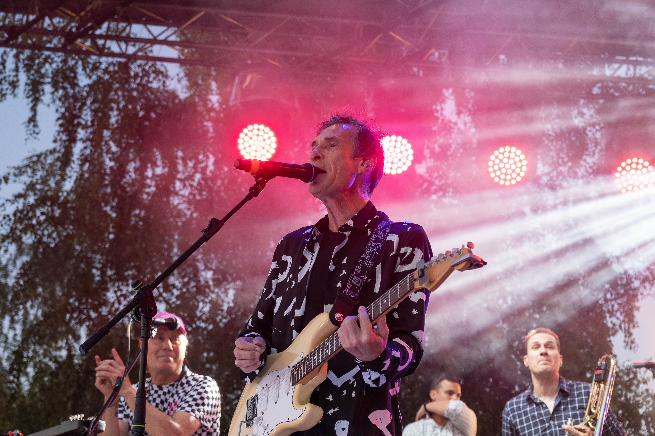 Развлекательная программа. Дмитрий Шишкин