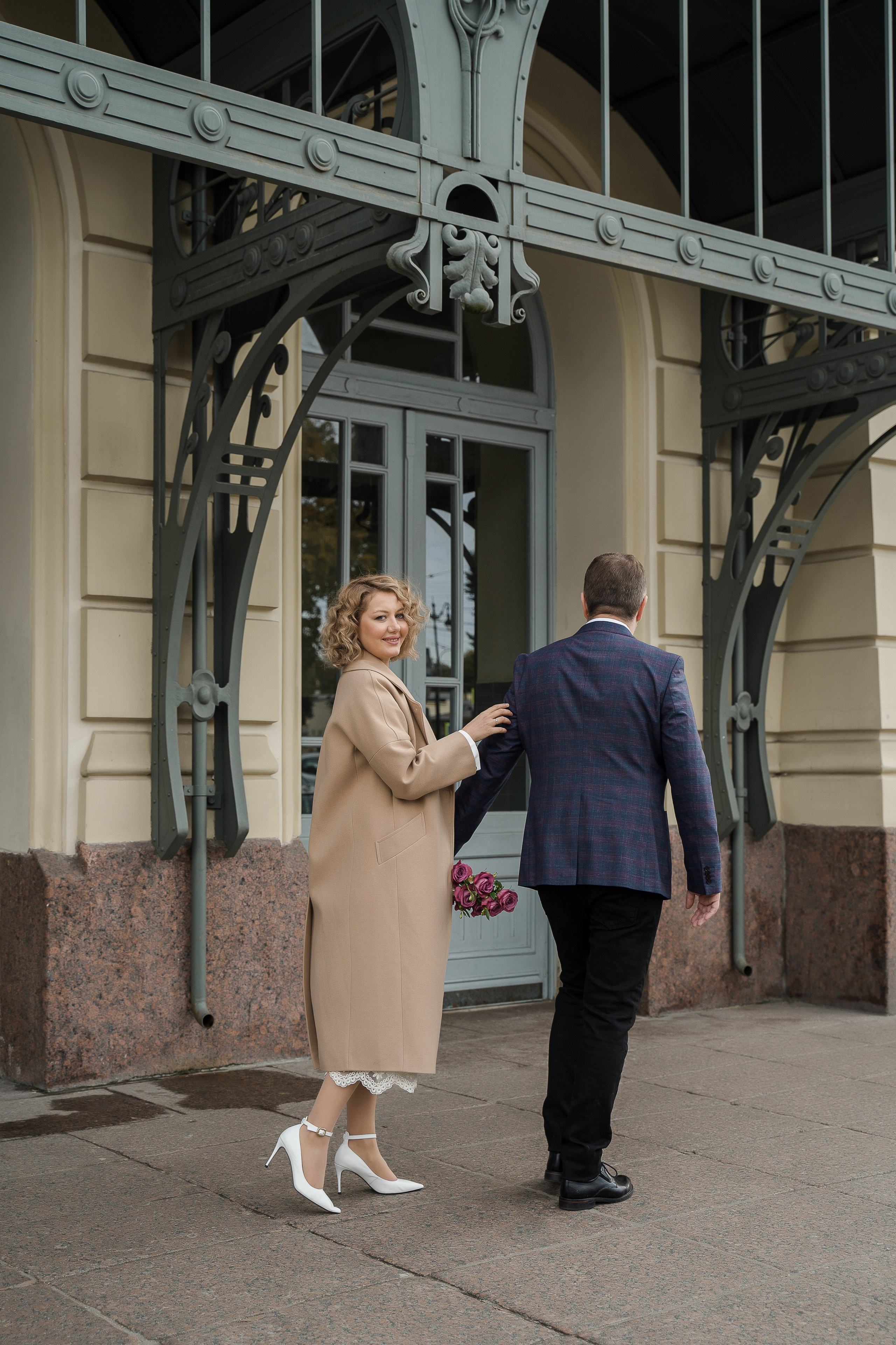 Свадебная фотосессия на Витебском вокзале. Свадебный и семейный фотограф в Пушкине и Санкт-Петербурге Мария Филиппова
