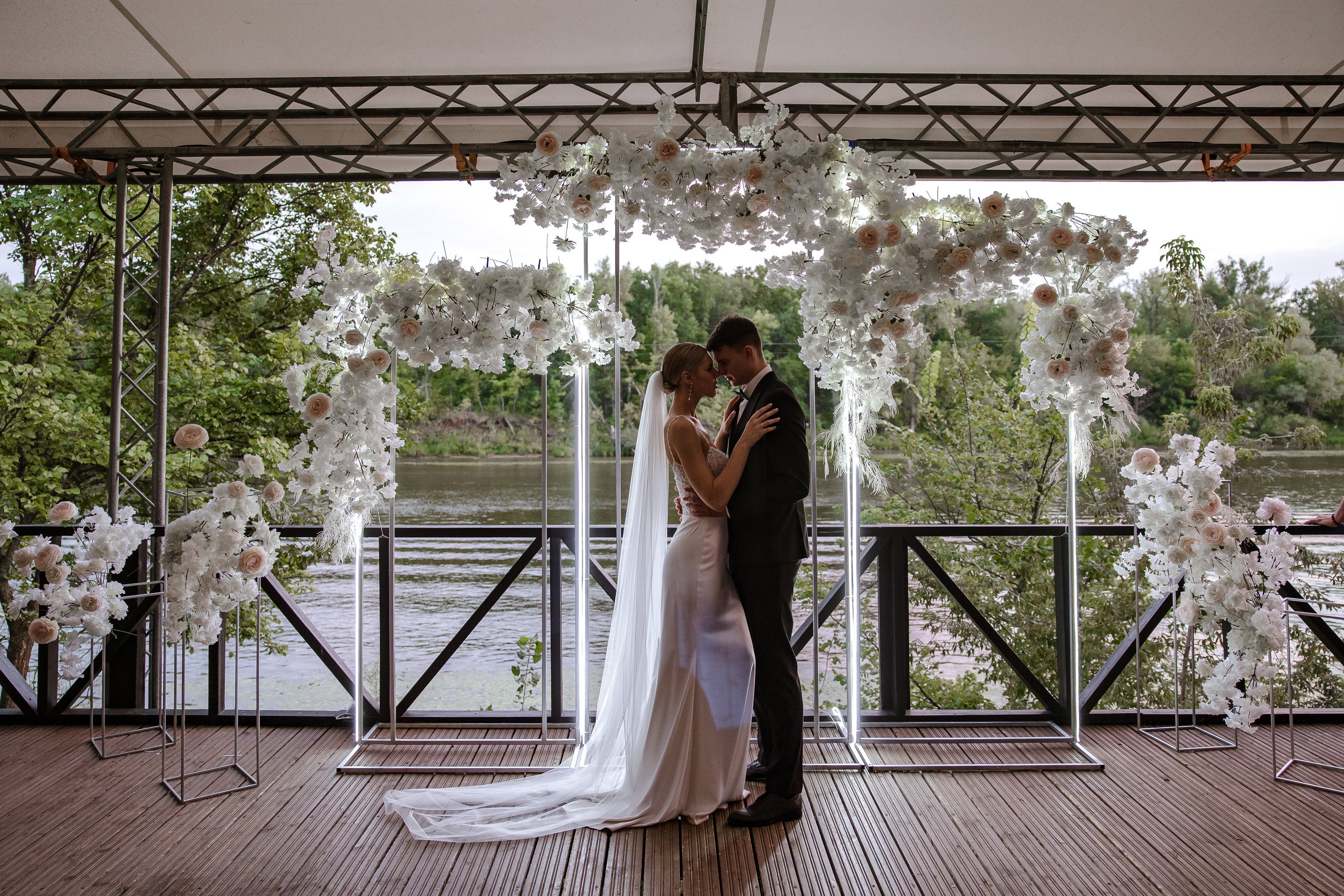 Свадебная фотосессия в Самаре в эко-отеле Маяк. Свадебный и семейный фотограф в Самаре и Тольятти | Елена Топанцева