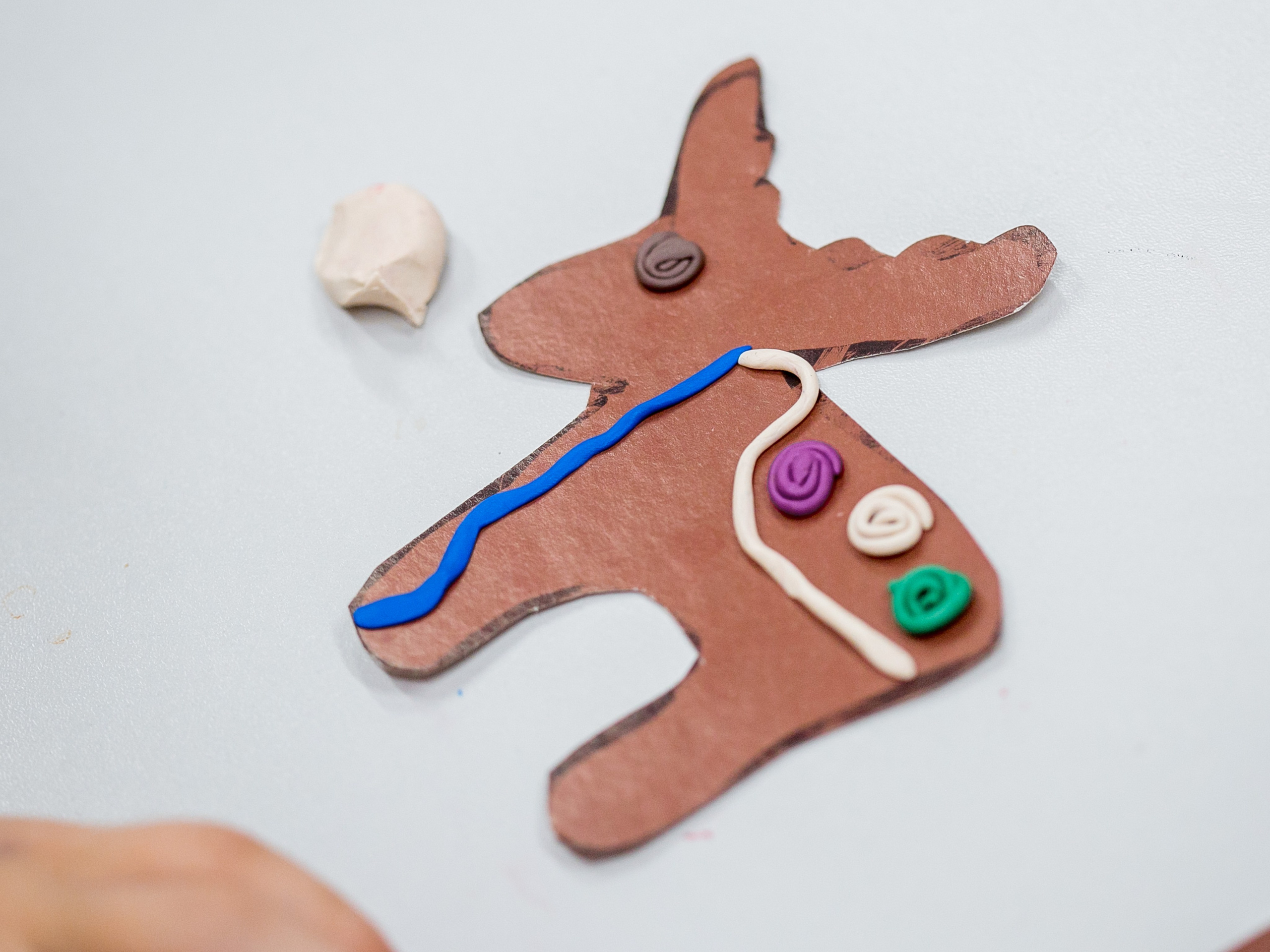 Школьники делают поделки к Новому году. Репортажный фотограф Борис Геер