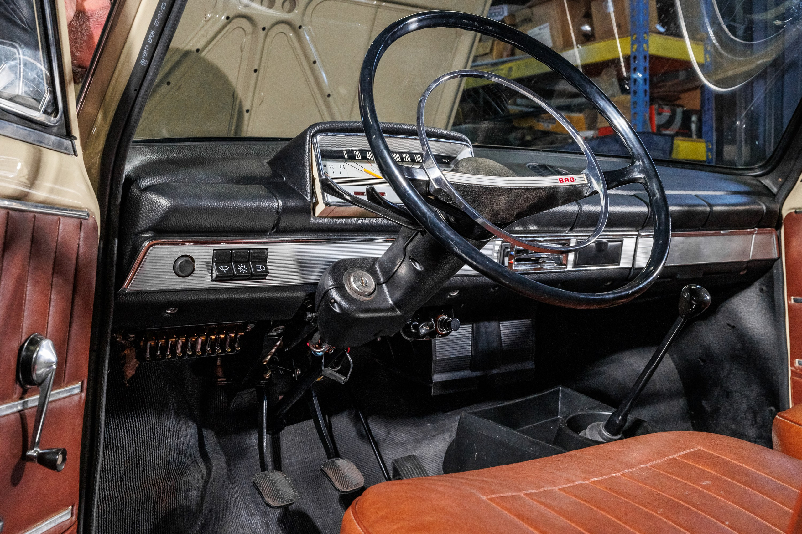 Автомобильная фотосъемка ВАЗ 2101 после реставрации в Бюро "Наследие"