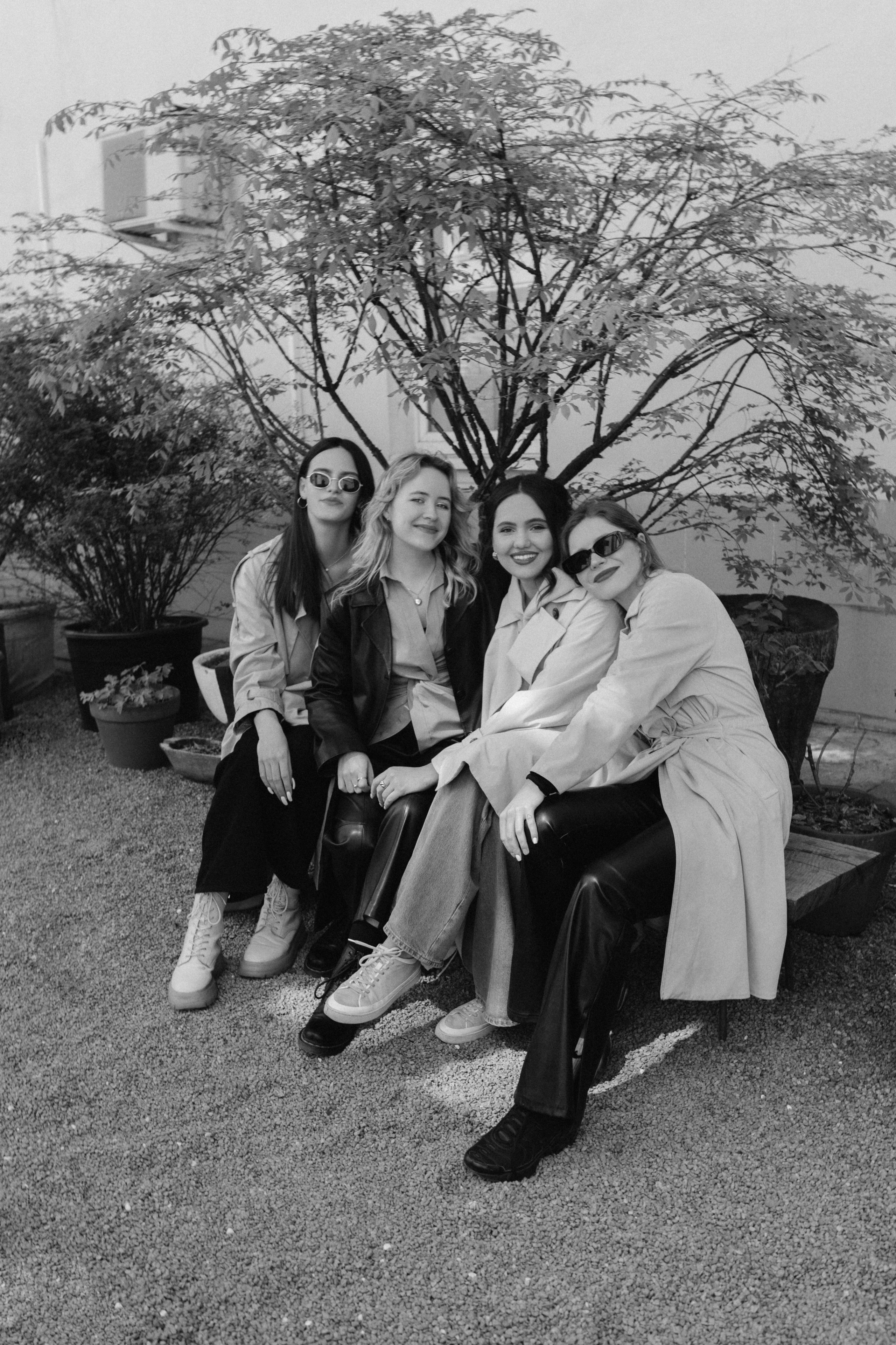 Фотосессия с подругами. Сестры Карабаза. Фотографы и ретушеры в Москве и Санкт-Петербурге