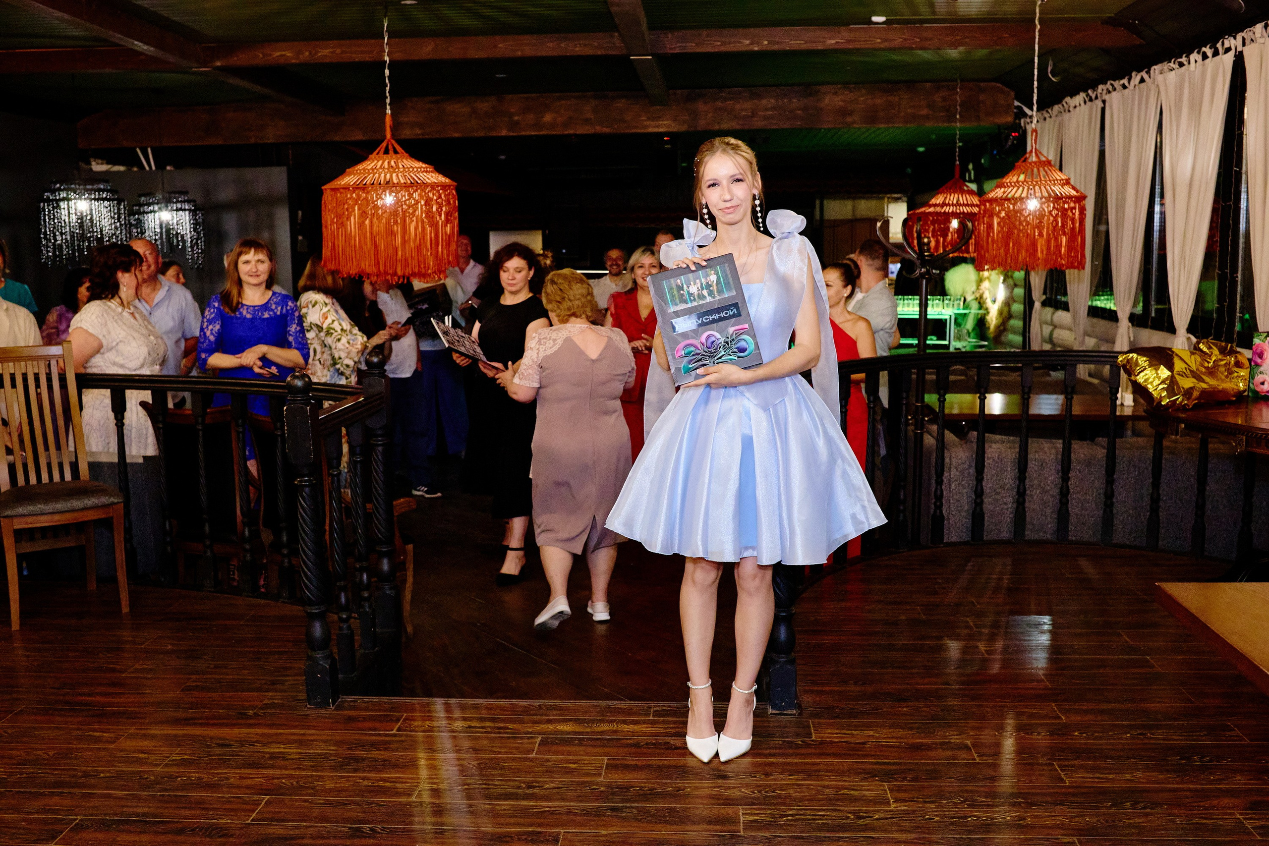 Выпускной 35 Сош. Фотограф Выпускные альбомы Таганрог Сергей Коробченко