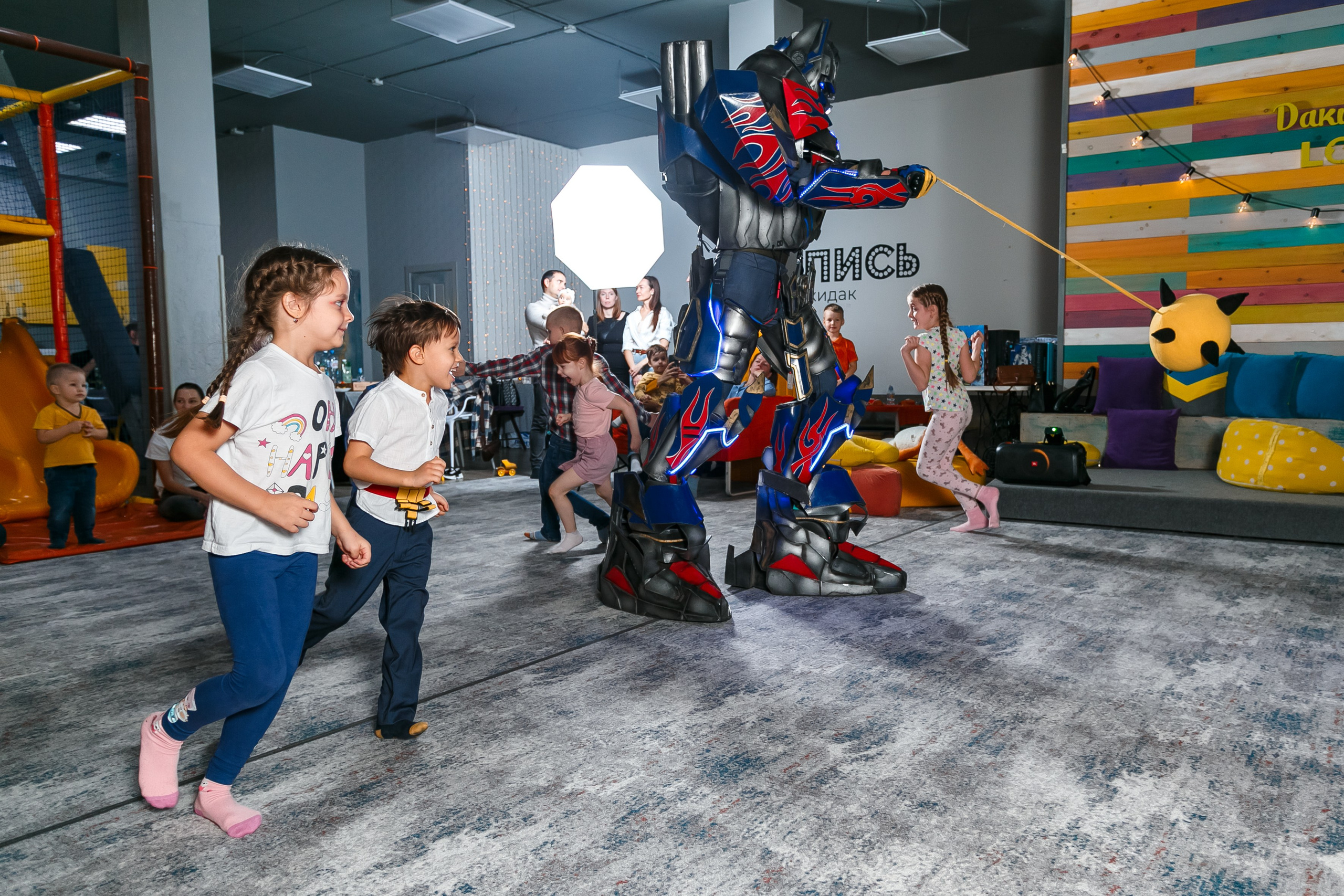 Лофт ДАКИ ДАК\ детский ДР. Фотограф в  г. Новосибирск