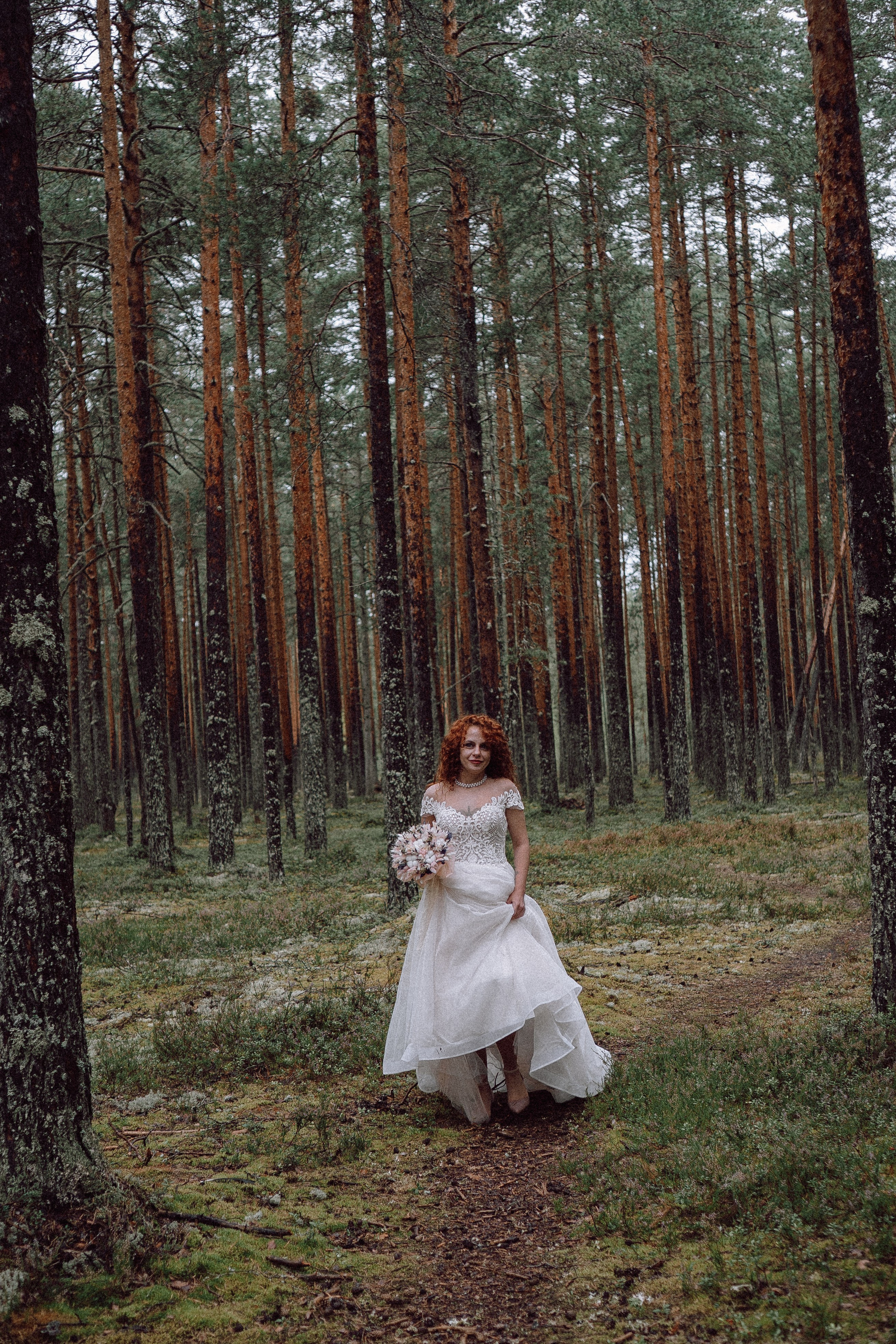 СВАДЕБНАЯ ФОТОСЕССИИЯ ПАРЫ В ГОРОДЕ ПРИОЗЕРСК В СОСНОВОМ ЛЕСУ И С ПИКАПОМ. Профессиональный фотограф, Санкт-Петербург — Виктория Богомолова