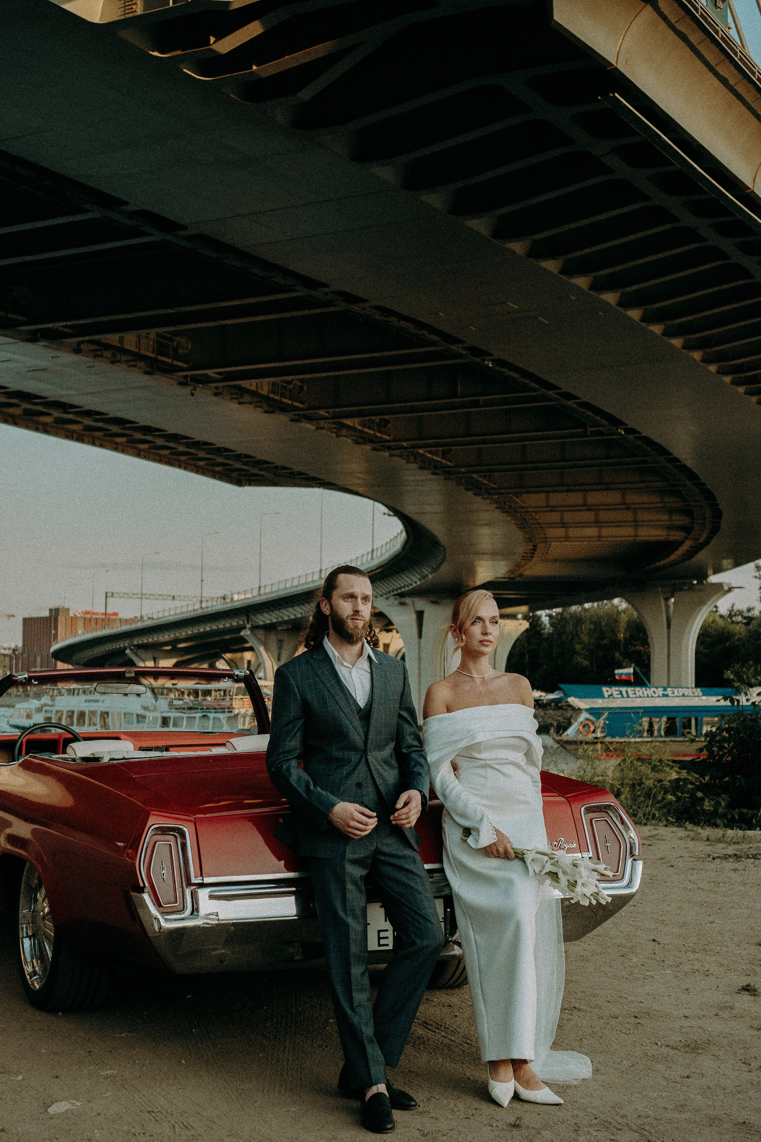 СВАДЕБНАЯ СЬЕМКА ВОЗЛЕ МСОТА БЕТАНКУРА НА КАБРИОЛЕТЕ. Профессиональный фотограф, Санкт-Петербург — Виктория Богомолова