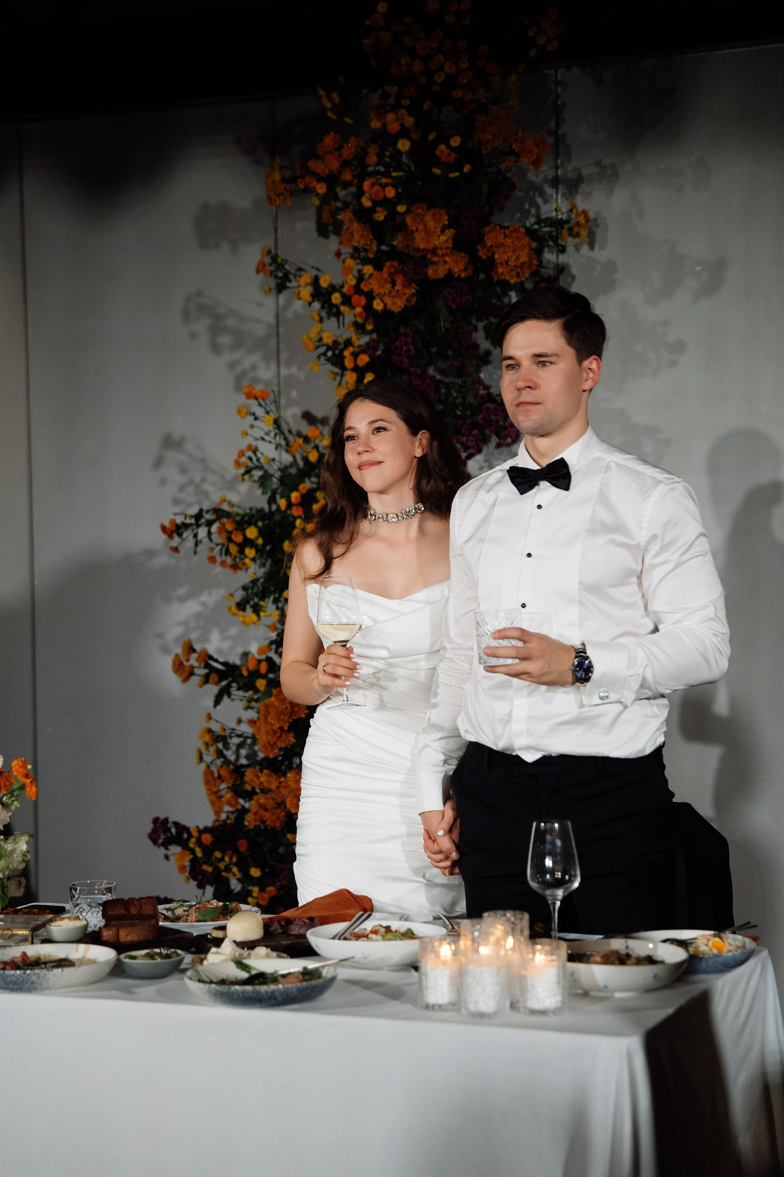 Оранжевая свадьба в гребешках. Свадебный фотограф организатор в Санкт-Петербурге Ассоль Опарина