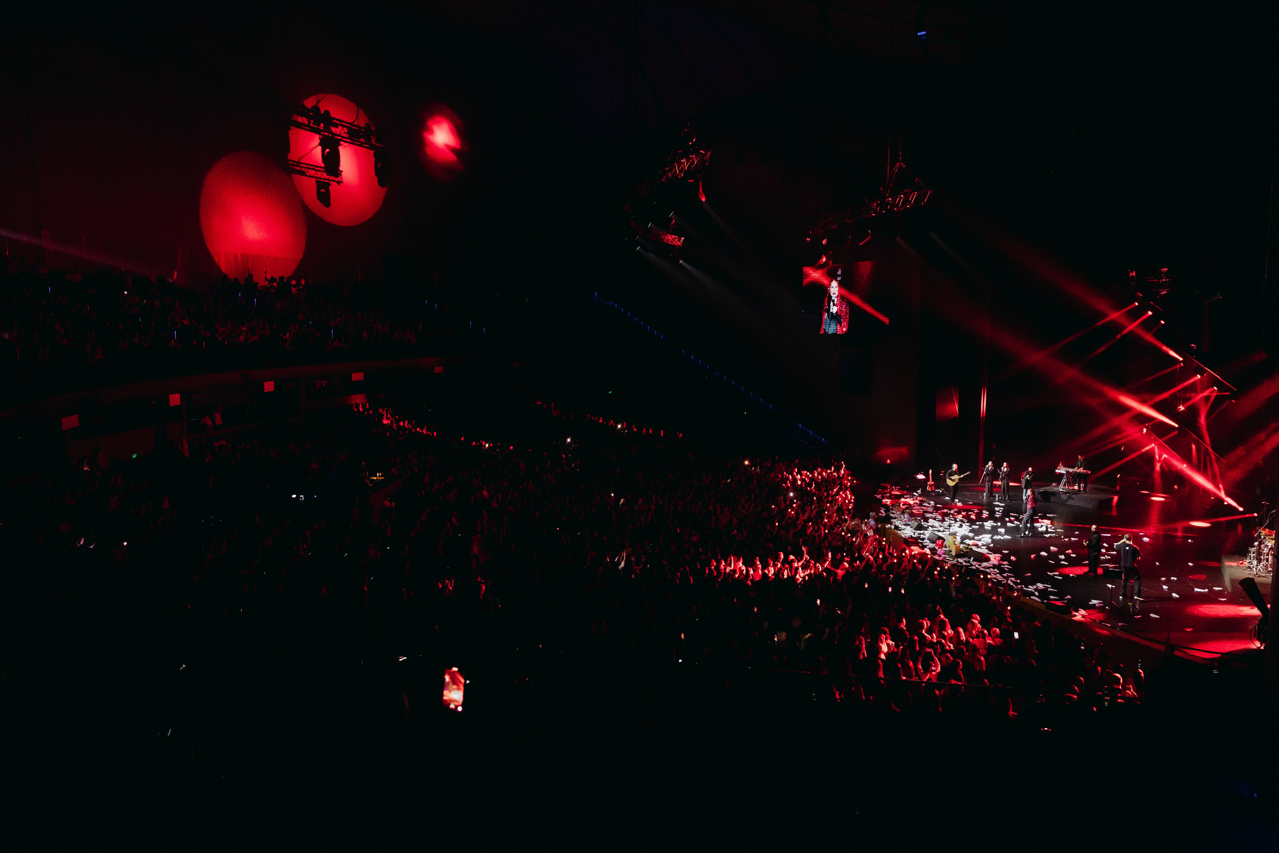 Ева Власова: «Танцуй вопреки», Crocus City Hall. «Птичка на проводе»: информационный портал в Москве