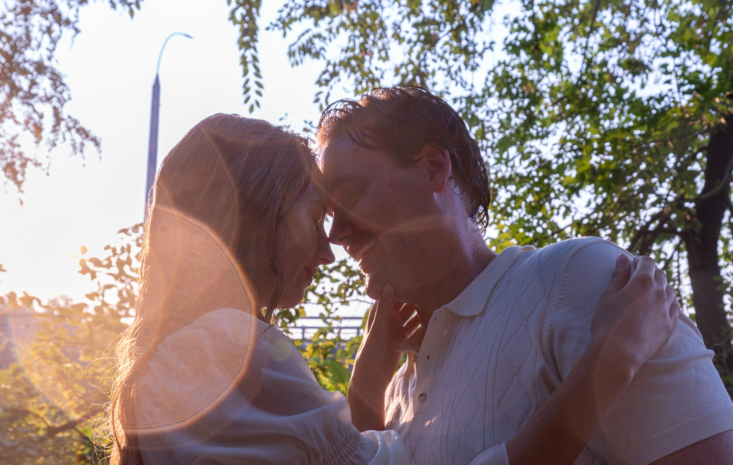 Фотосъемка Новосибирск снял love-story  для позитивной пары в Бугринской роще