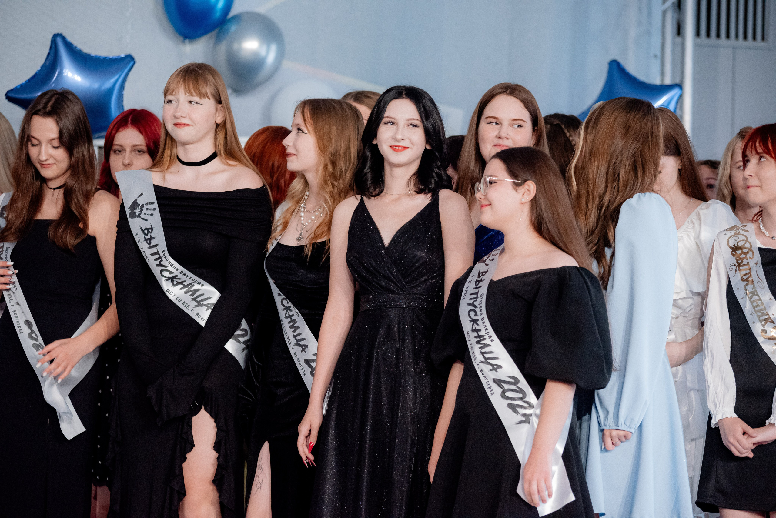 86 школа. Вручение. ДК Тракторозаводского района. Фотограф в Волгограде и Волжском Александр Горбань