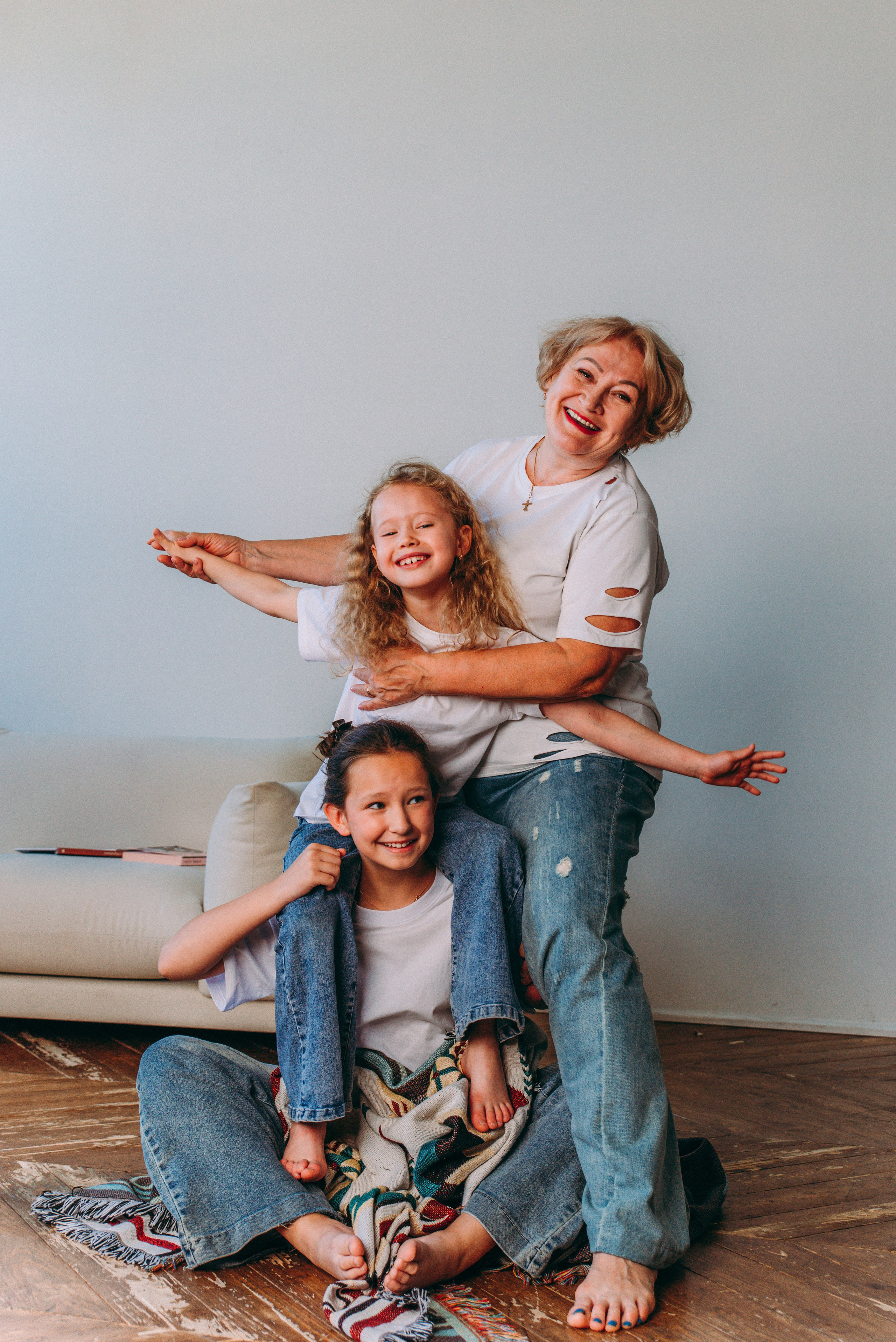 СВЕТЛАНА И ВНУЧКИ. Ольга Козлова фотограф Волгоград olkiny-fotki.ru