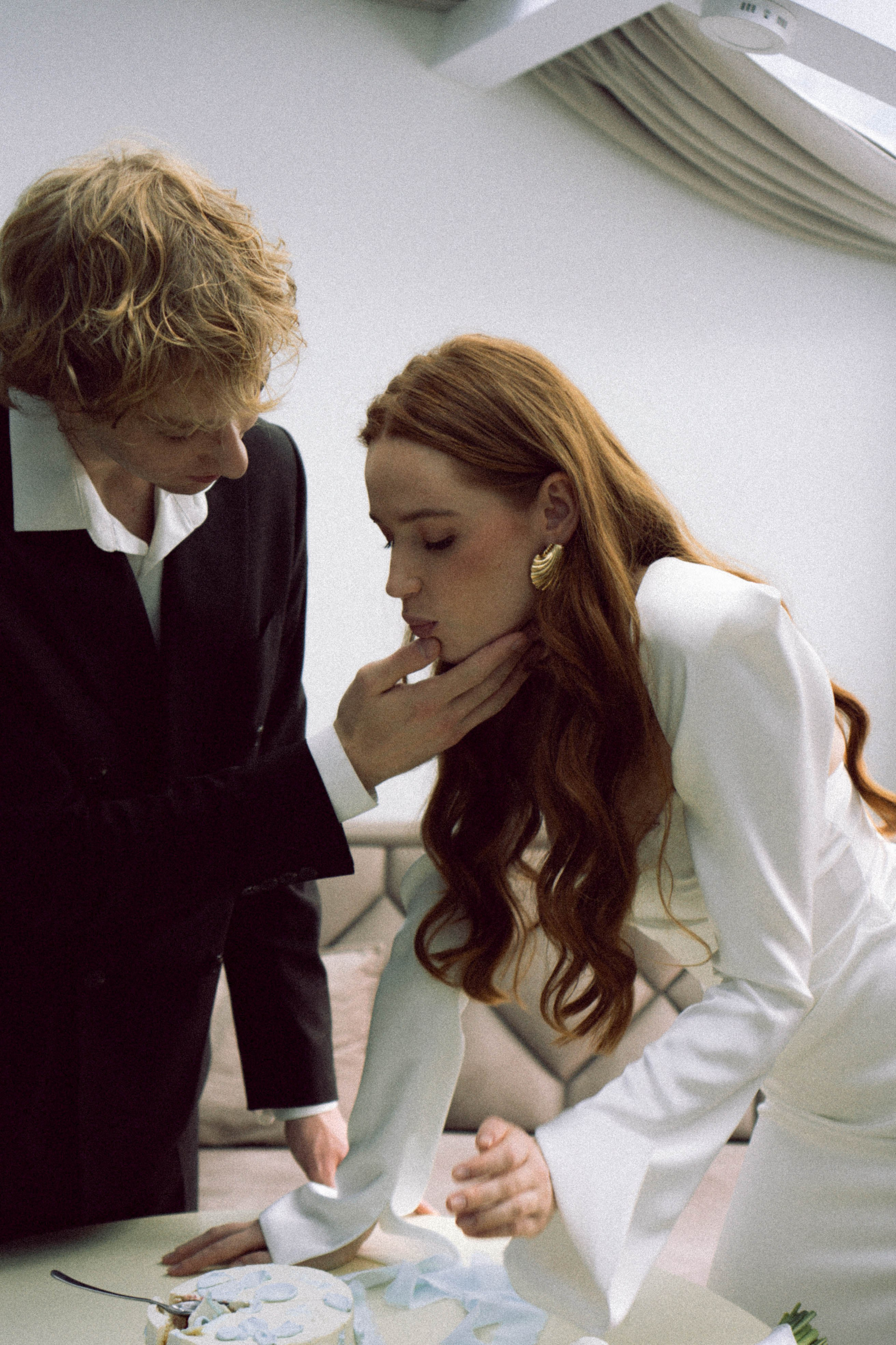 СВАДЕБНАЯ СЬЕМКА В ОТЕЛЕ. СБОРЫ ЖЕНИХА И НЕВЕСТЫ И ТАКЖЕ ТОР И ПОДГОТОВКА К ПРОГУЛКЕ. Профессиональный фотограф, Санкт-Петербург — Виктория Богомолова