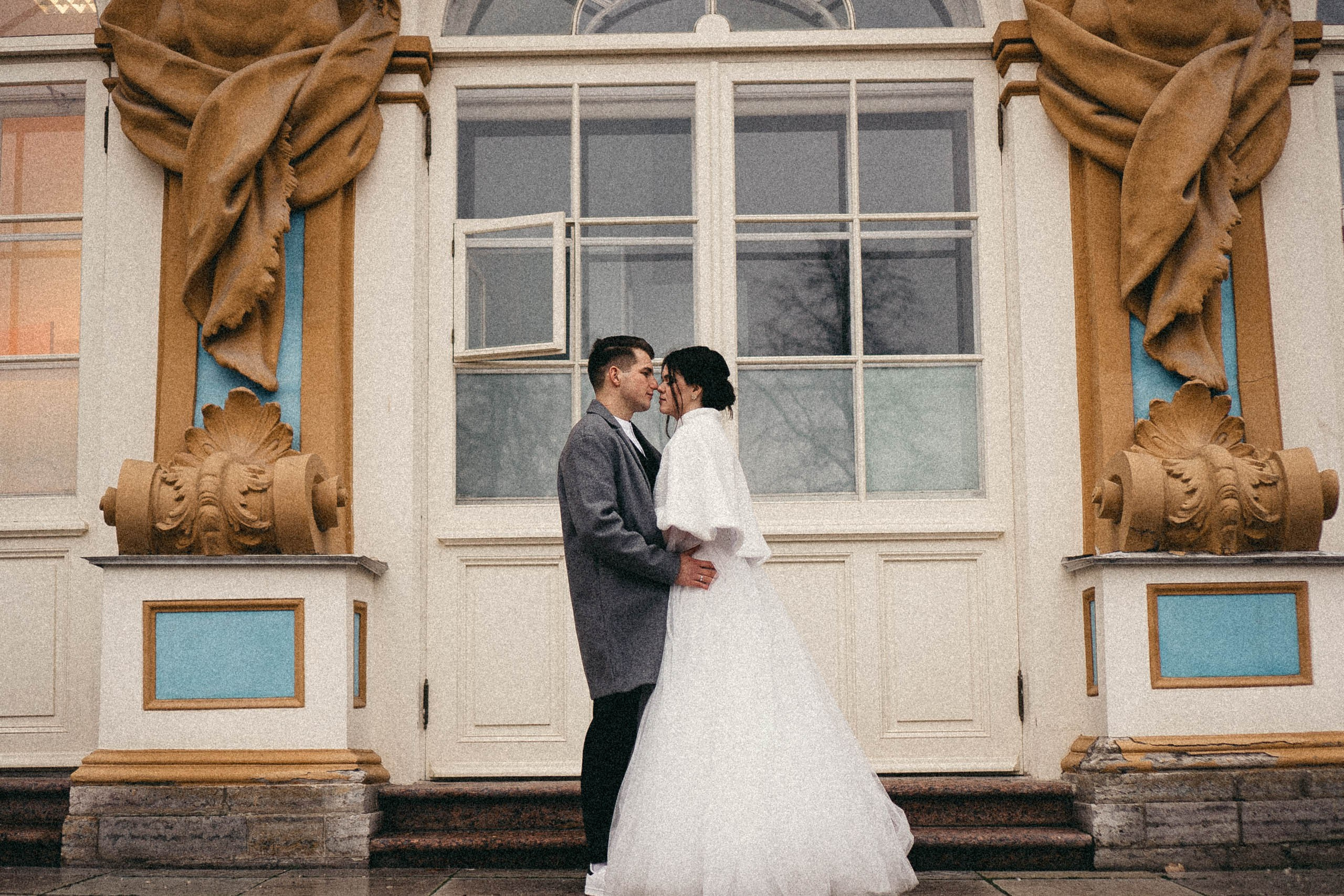 СВАДЕБНАЯ СЬЕМКА ПАРЫ В ГОРОДЕ ПУШКИН В ПАРКЕ ЕКАТЕРИНЕНСКОМ В НОЯБРЕ. Профессиональный фотограф, Санкт-Петербург — Виктория Богомолова