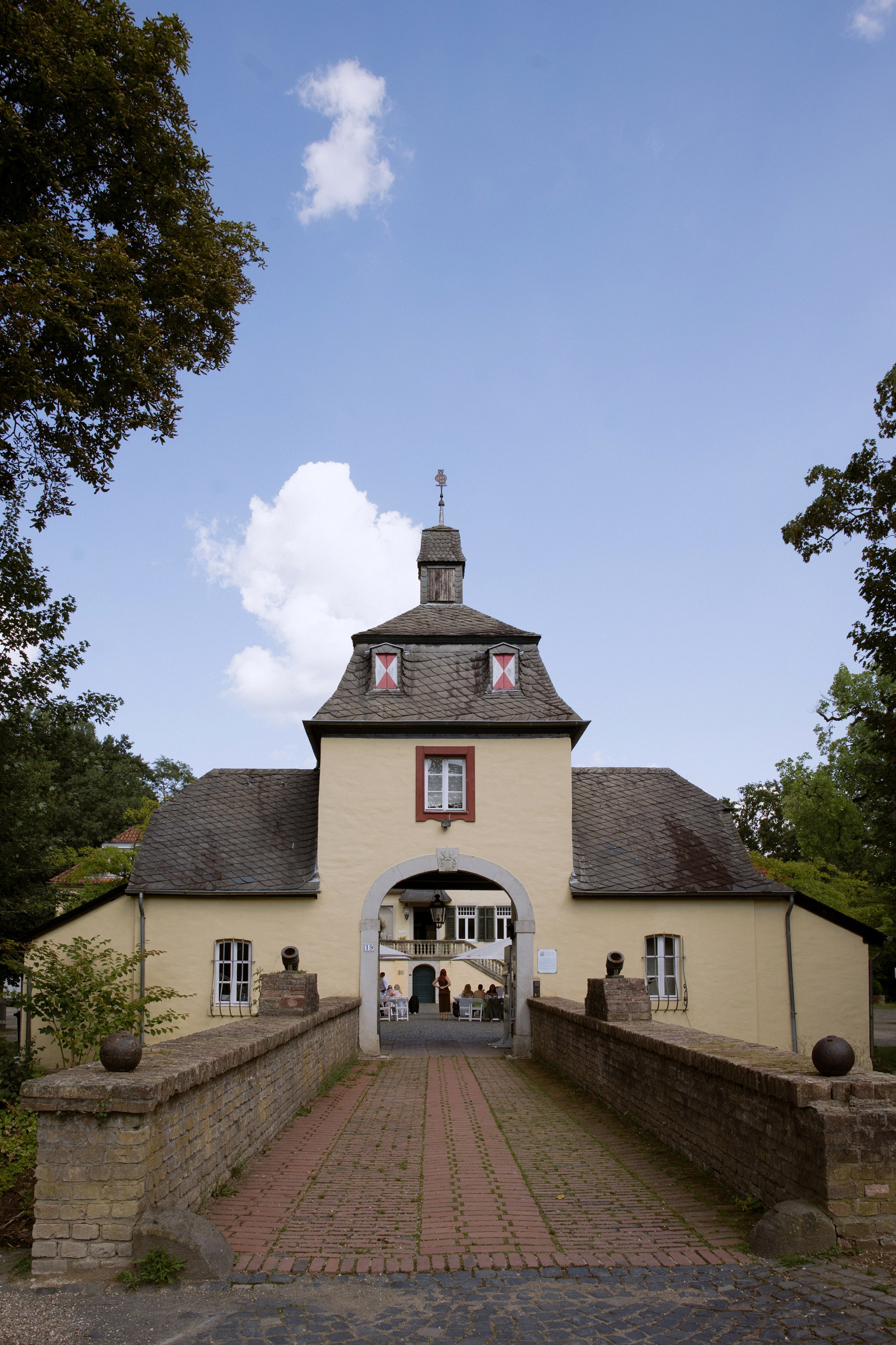 JANINE UND DUSTIN. Galina and Nikita Bykovets, a wedding photographer and videographer duo in Germany