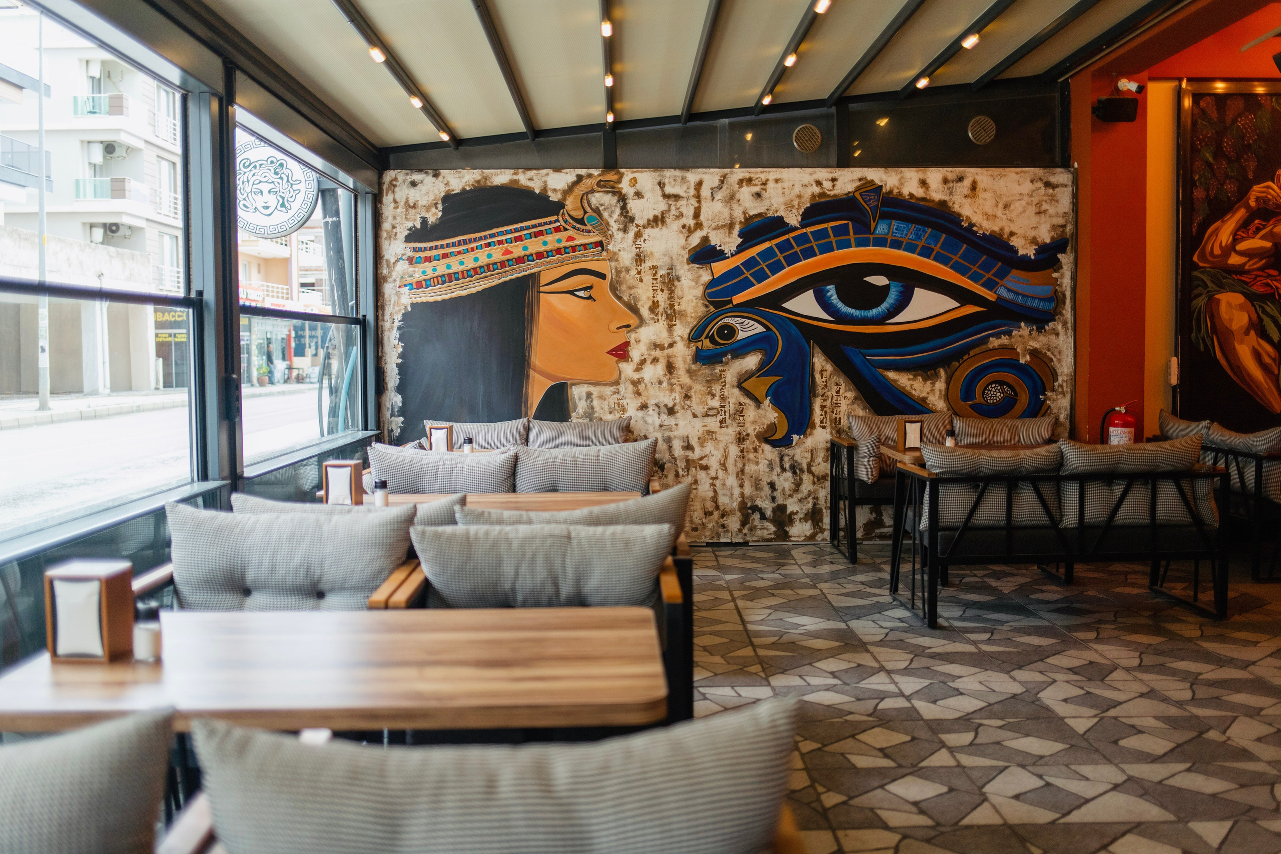 Cafe. Photographer Alina Skitovich