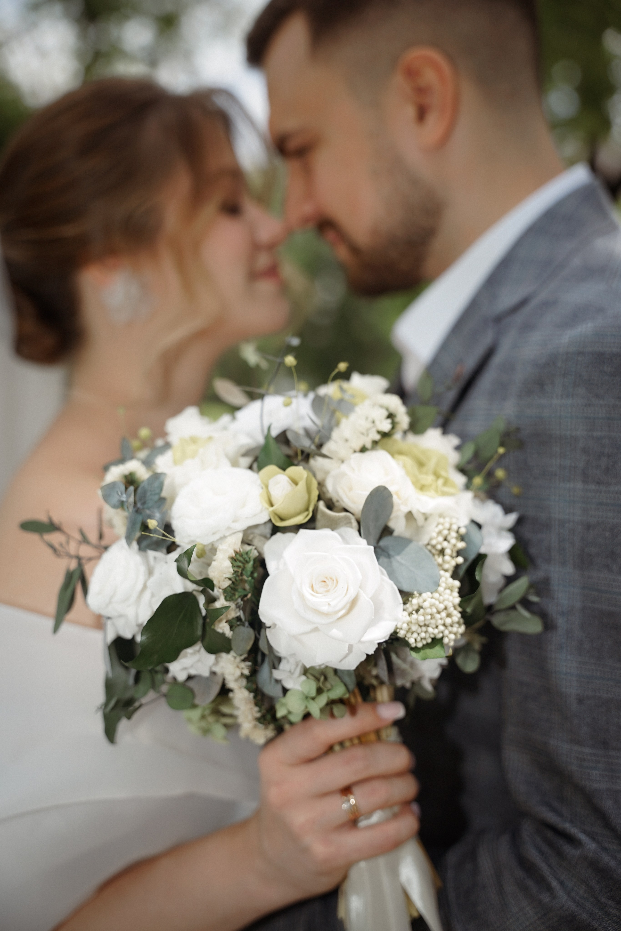 Свадебная фотосессия у оперного театра Екатеринбург