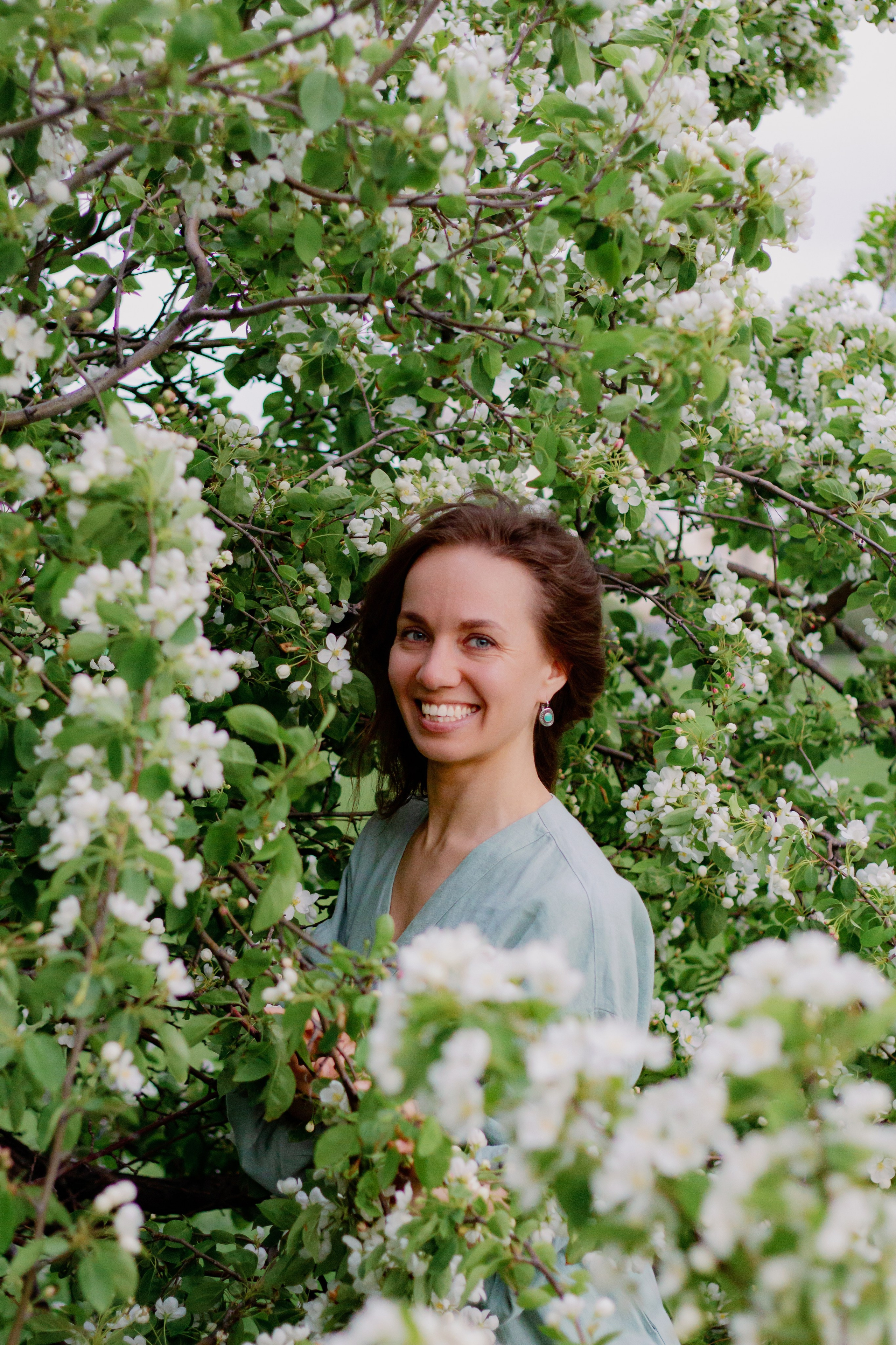 Фотосессия с цветущими яблонями, Екатеринбург. Фотопрогулка. Фотограф в Екатеринбурге Пойгина Елена