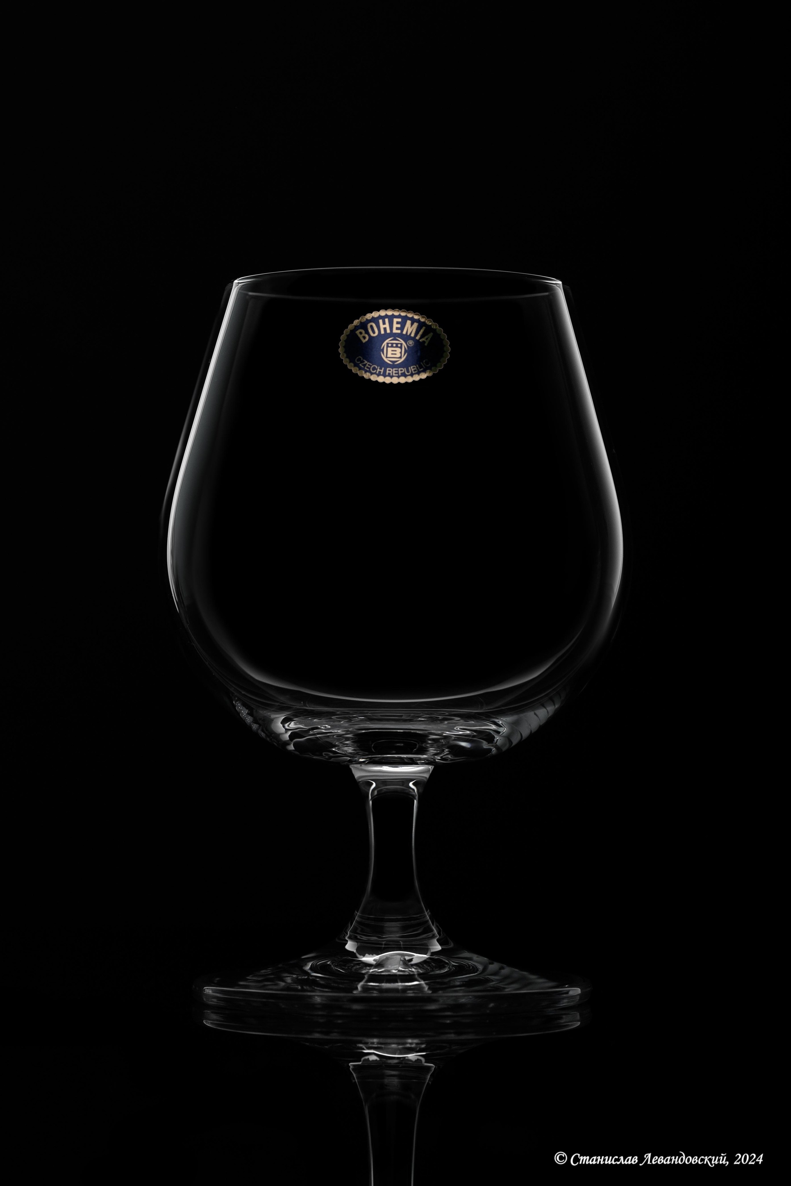 Предметы с глянцевой поверхностью. Предметный фотограф в Москве Станислав Левандовский