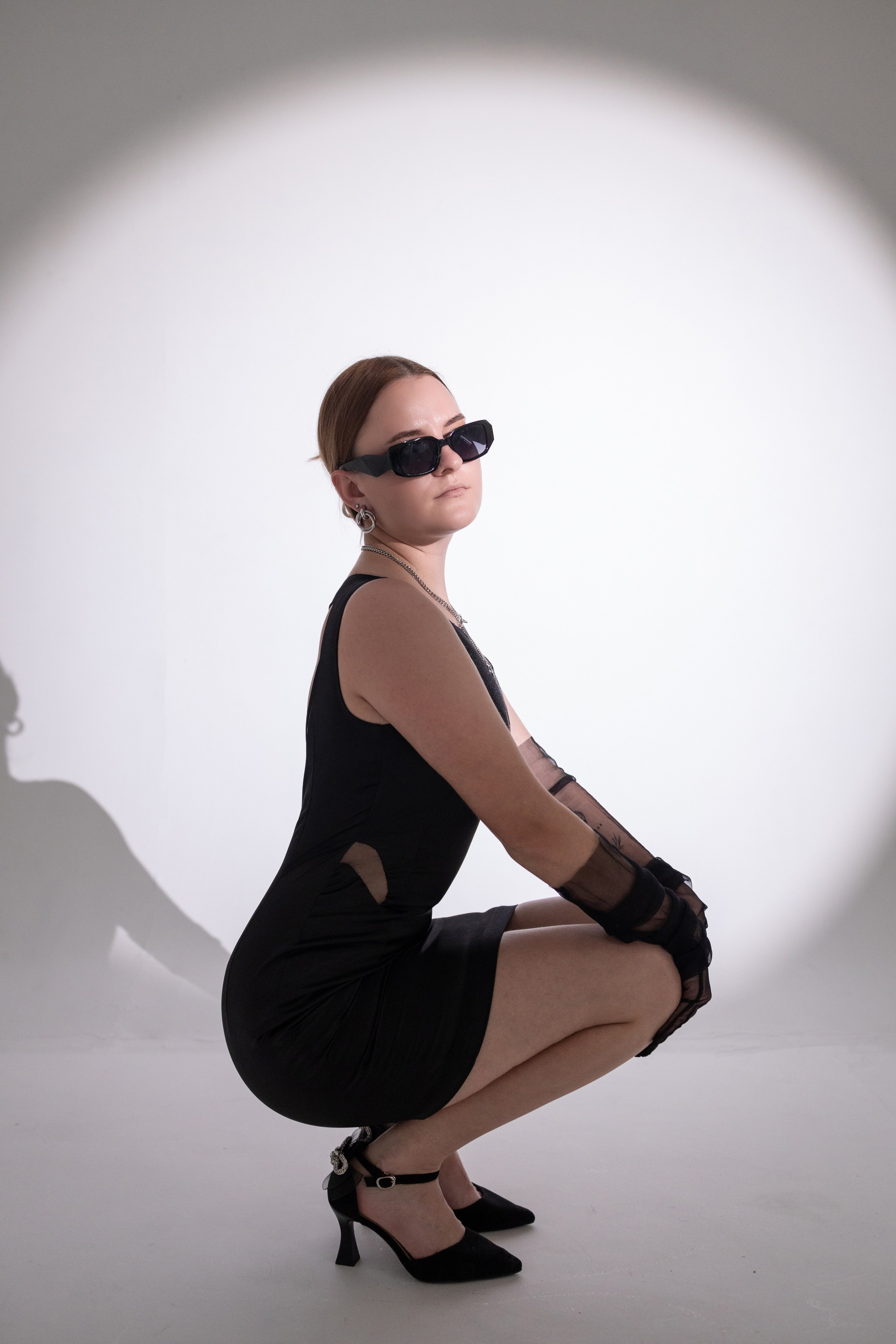 Циклорама. Женские, десткие, мужские, семейные портреты в Казахстане