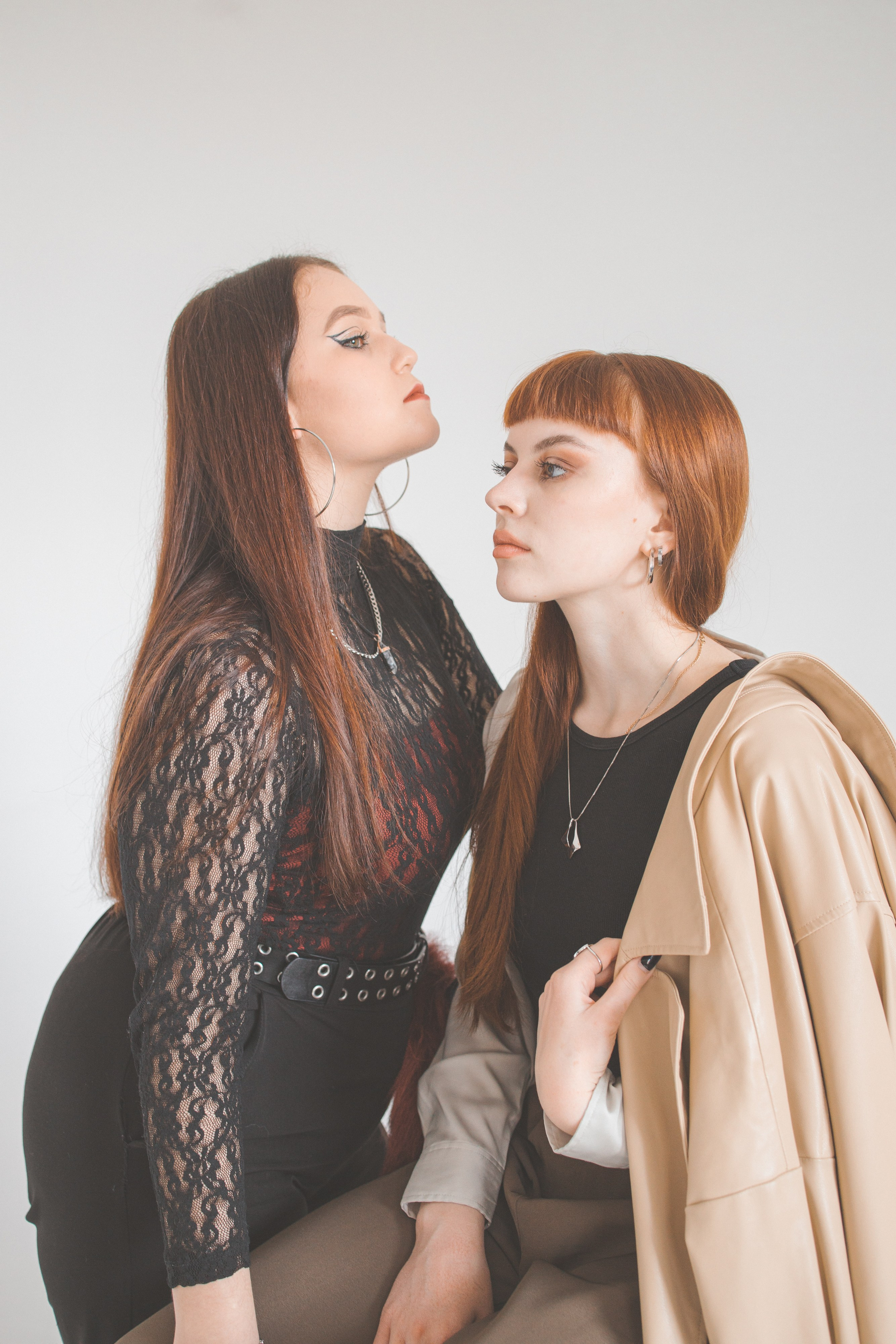 Тематическая фотосъемка 11 класса в гламурном стиле. Выпускные альбомы в Серпухове