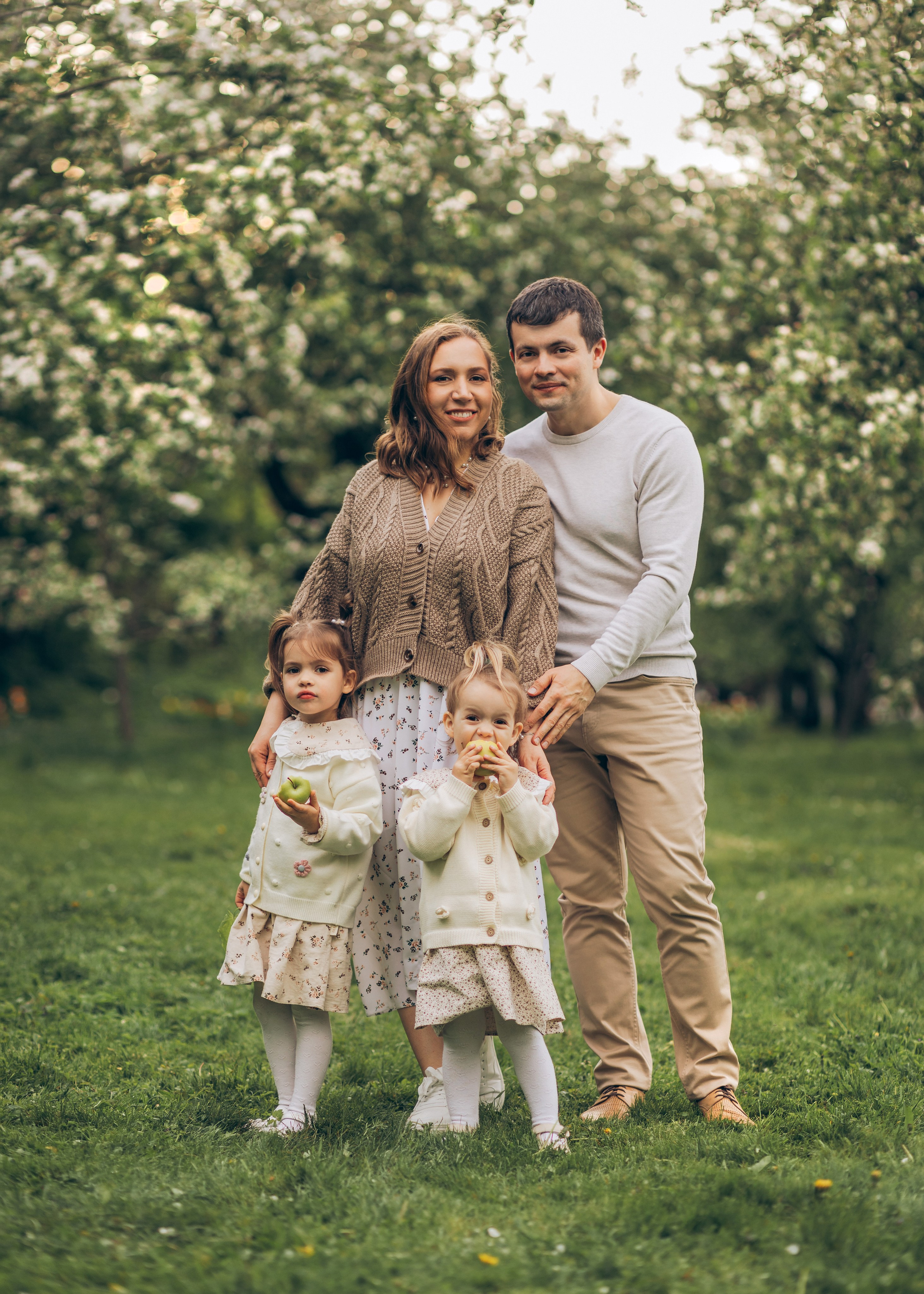 Надежда, Руслан, Ксюша и Настя. Семейный фотограф В Москве Александра Дейкун