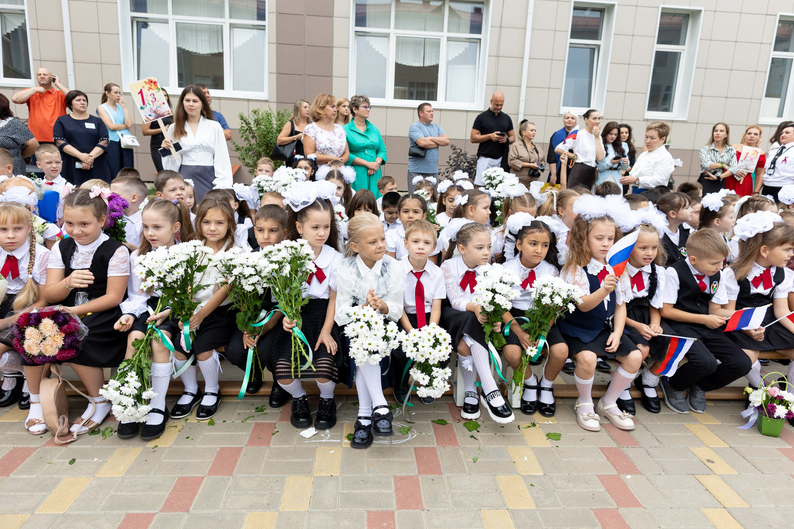 Школа № 61 им. Лавриненко, 1-е сентября | Фото. Фото и видеосъемка любых мероприятий в городе Краснодаре и Краснодарском крае. Щеколдин Антон