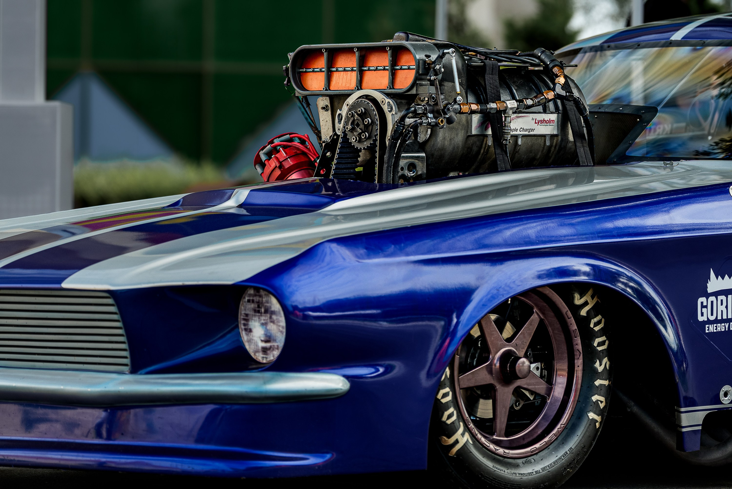 Ford Mustang drag car с открытым компрессорным мотором