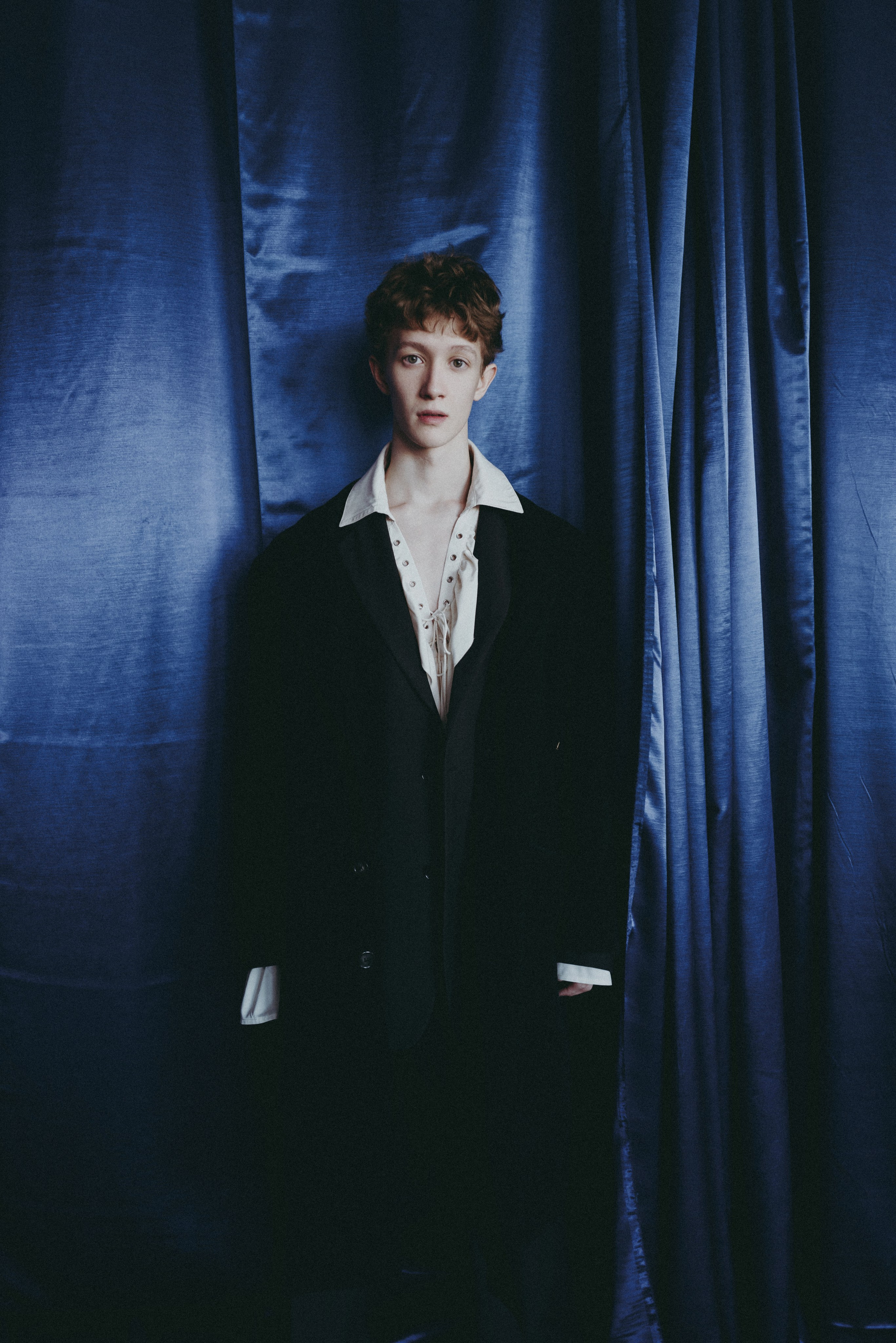 Алексей. I am Diana, a portrait photographer. I take pictures around the world