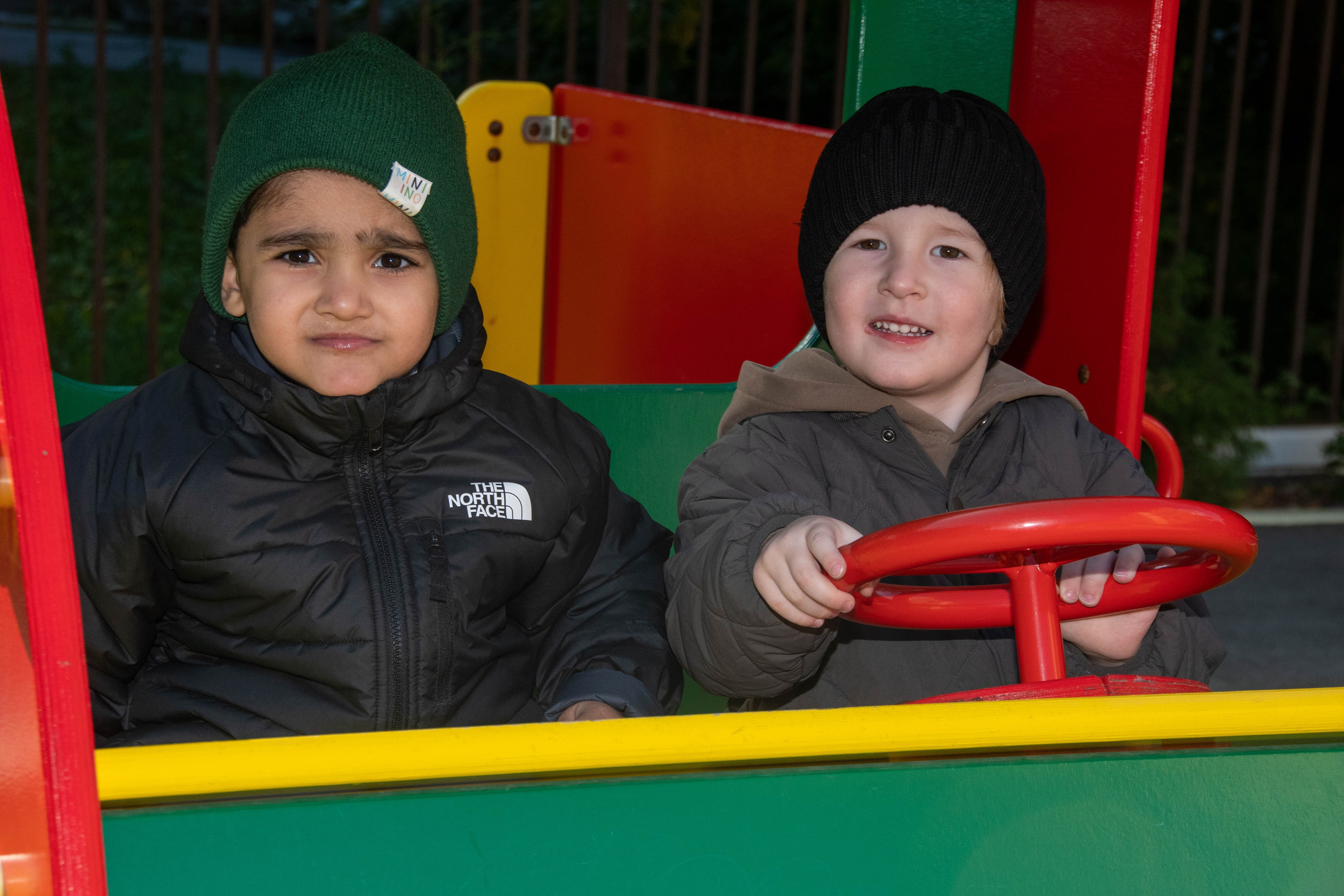 2023 г. День дошкольного работника и прогулка. Репортажный и детский фотограф в Новосибирске