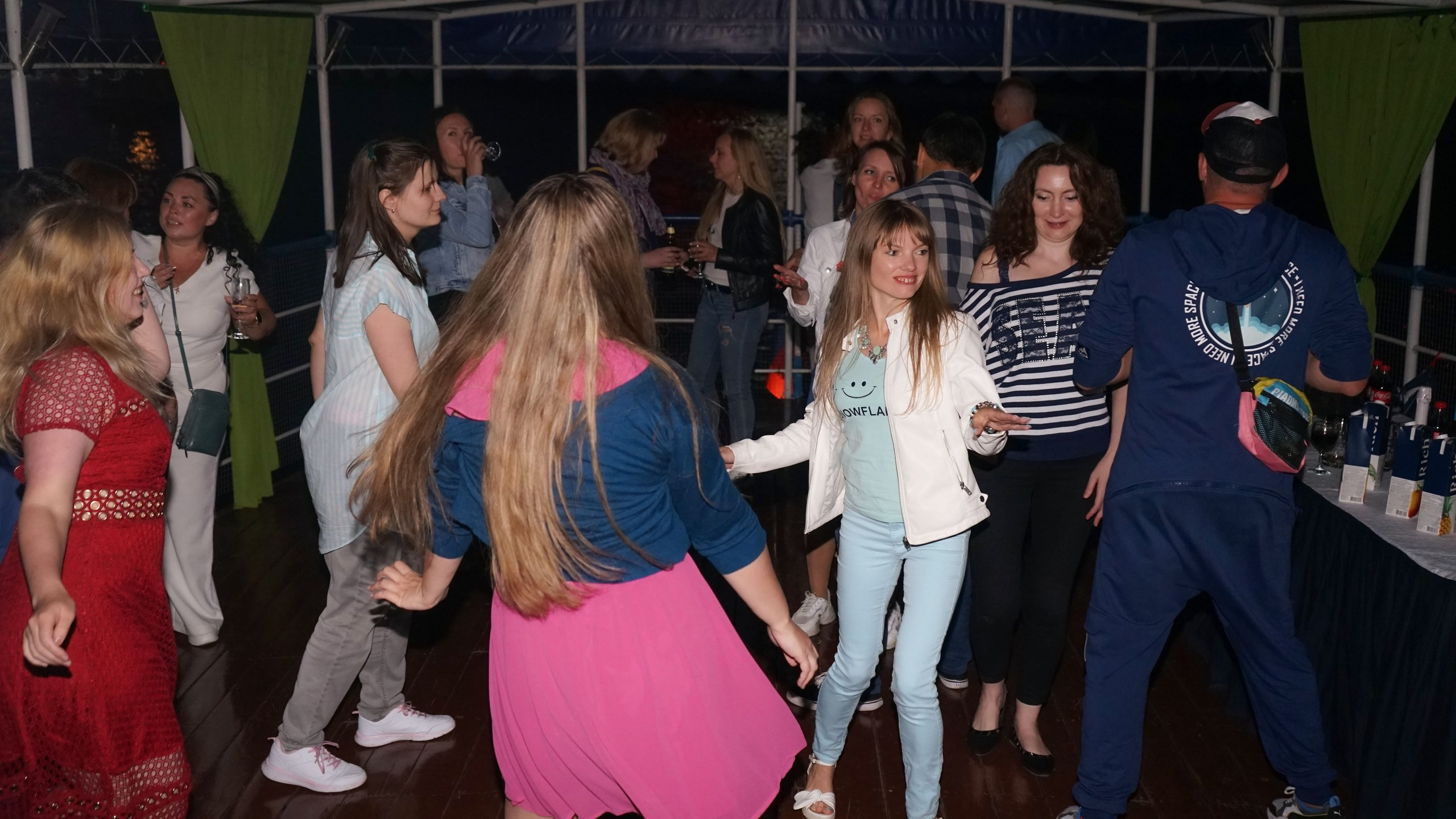 Танцы на воде | 24.07.21. Галерея Фантим