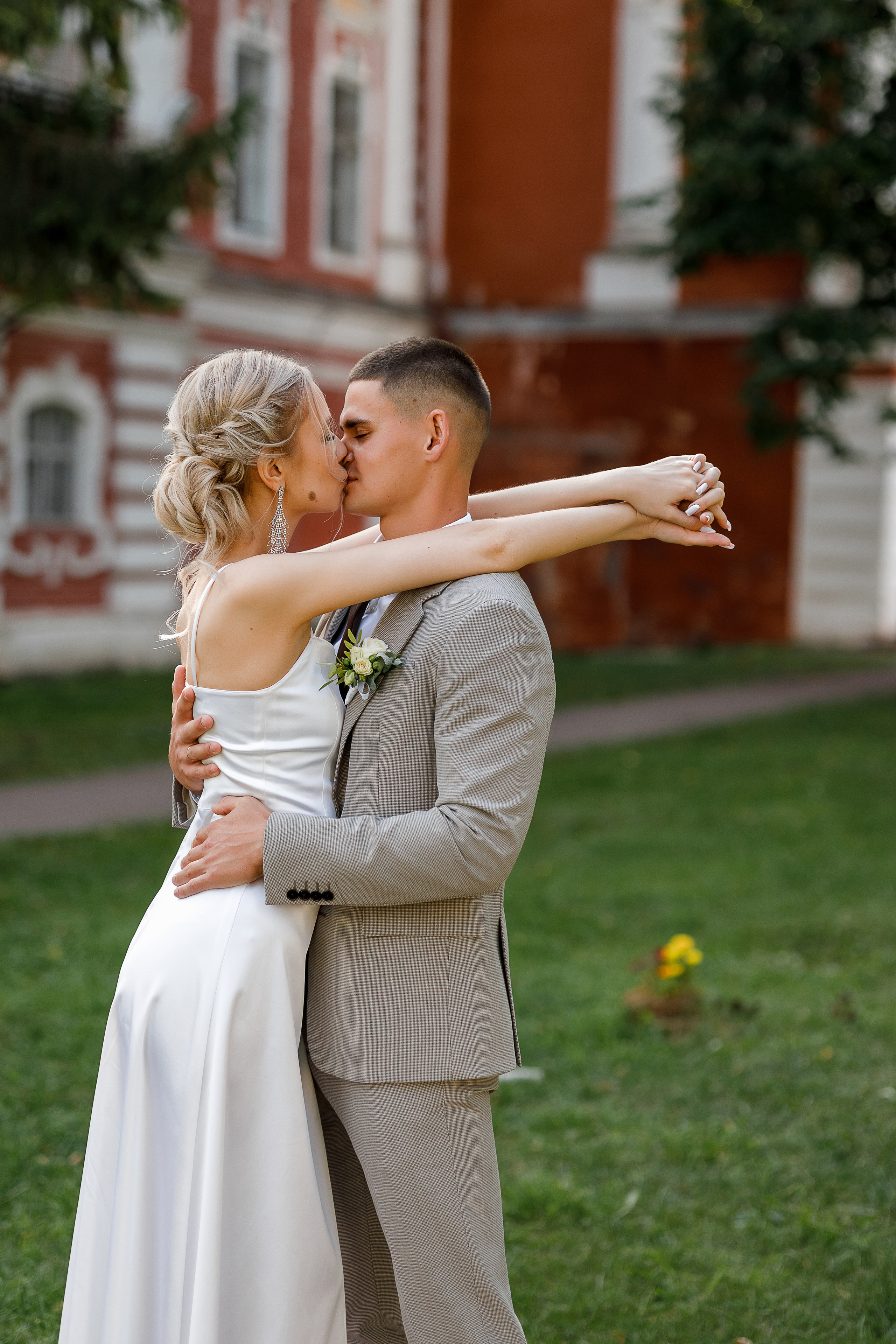 Романтическая фотосессия в самом центре города. Олег Сверчков | Свадебный фотограф Вологда