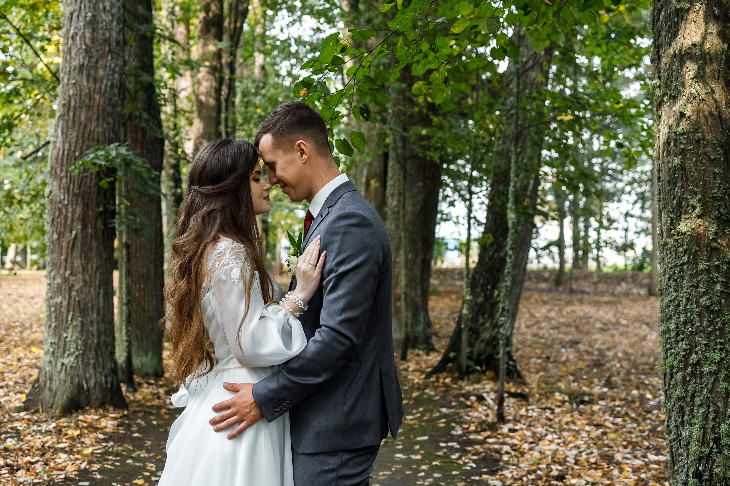 Традиционная свадебная церемония и романтическая фотосессия в парке. Олег Сверчков | Свадебный фотограф Вологда