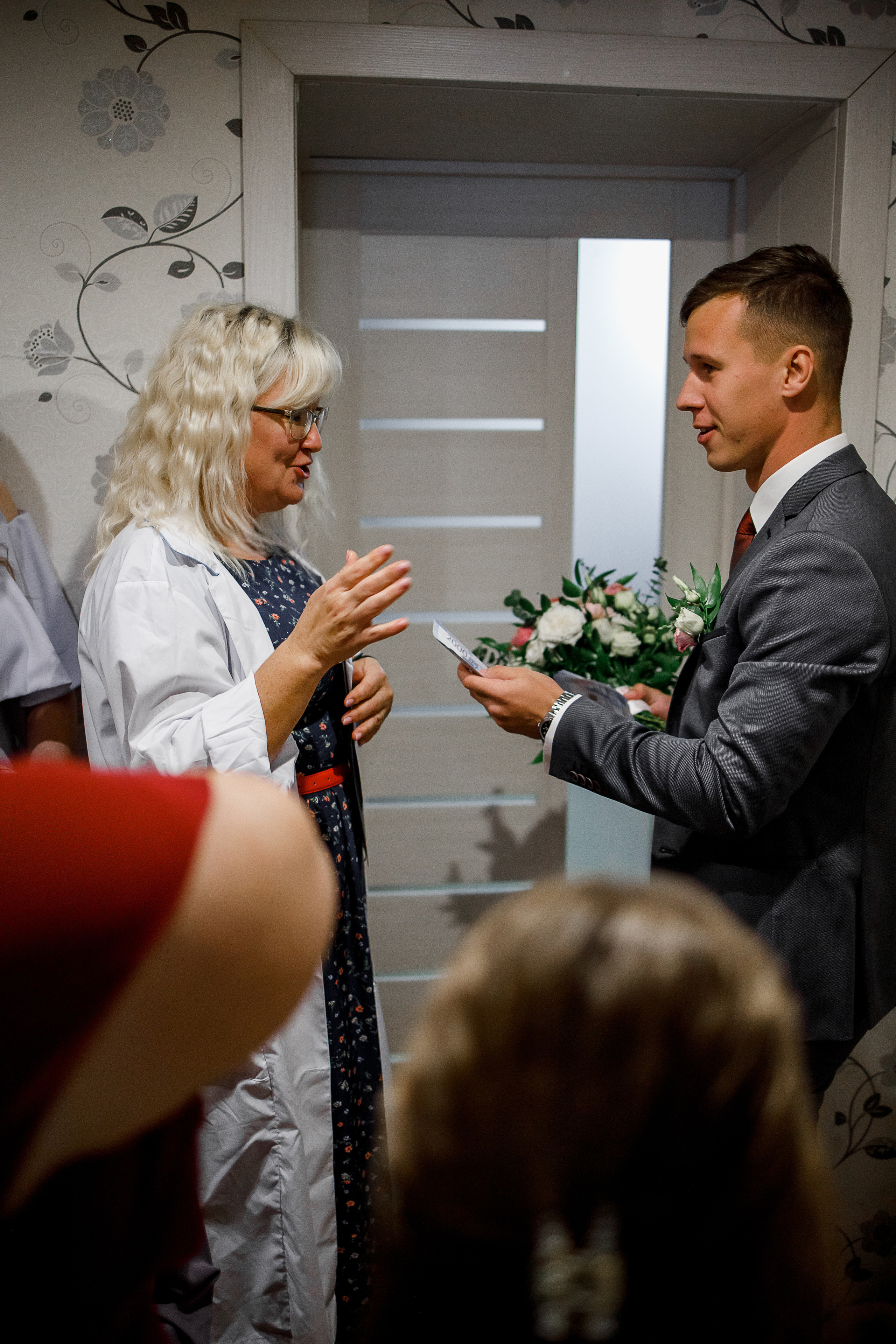 Традиционная свадебная церемония и романтическая фотосессия в парке. Олег Сверчков | Свадебный фотограф Вологда