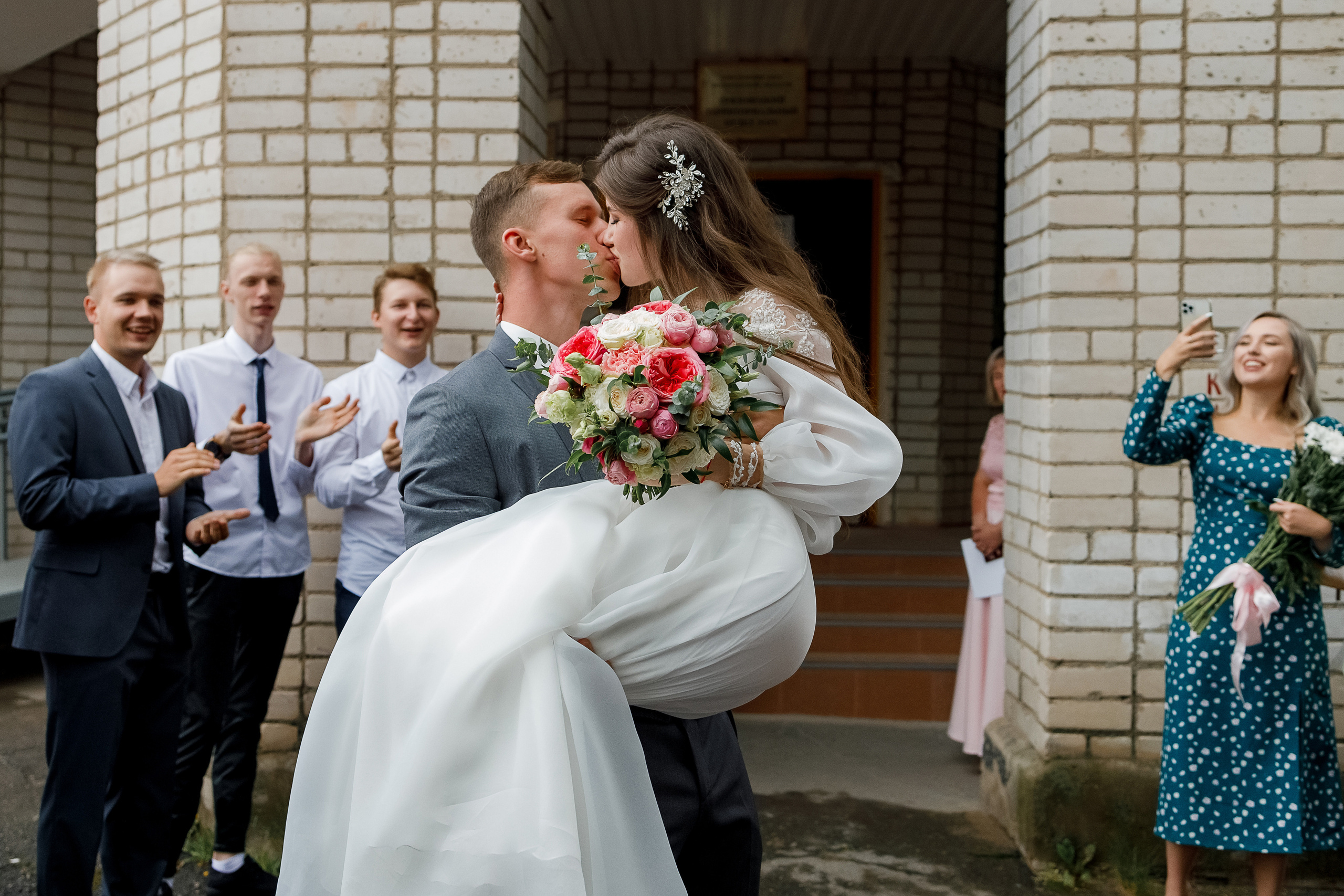 Традиционная свадебная церемония и романтическая фотосессия в парке. Олег Сверчков | Свадебный фотограф Вологда