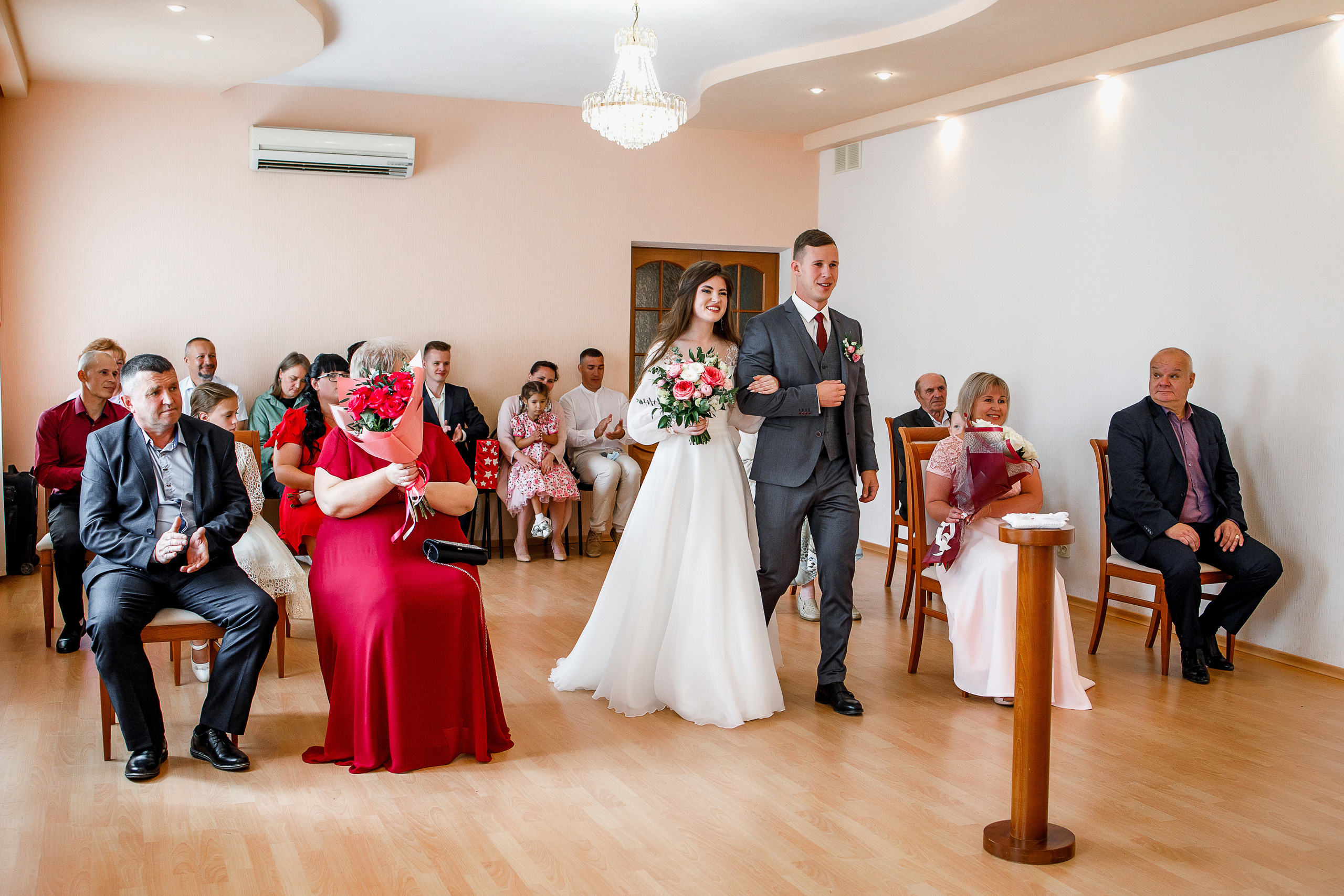 Традиционная свадебная церемония и романтическая фотосессия в парке. Олег Сверчков | Свадебный фотограф Вологда